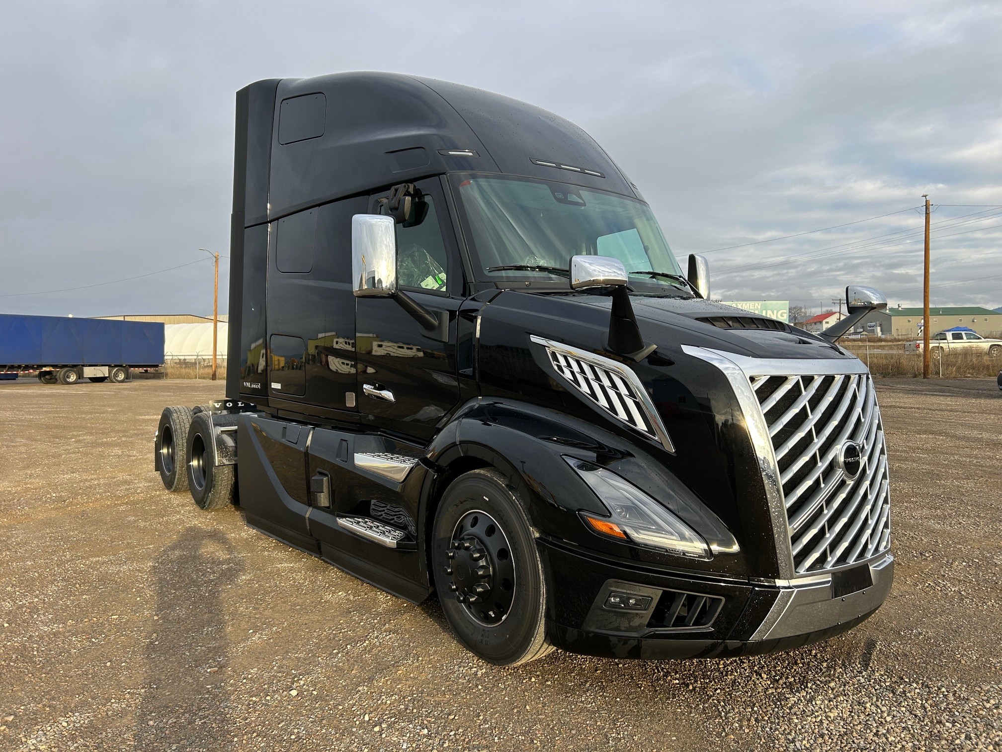 2026 Volvo - image 5