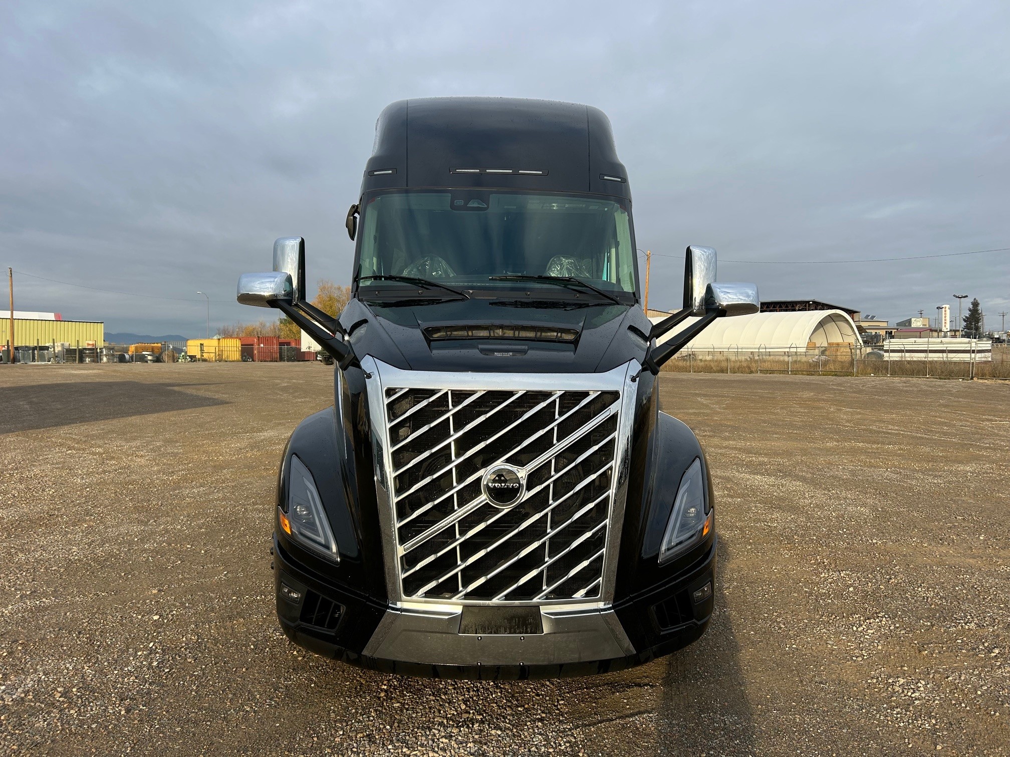 2026 Volvo - image 6