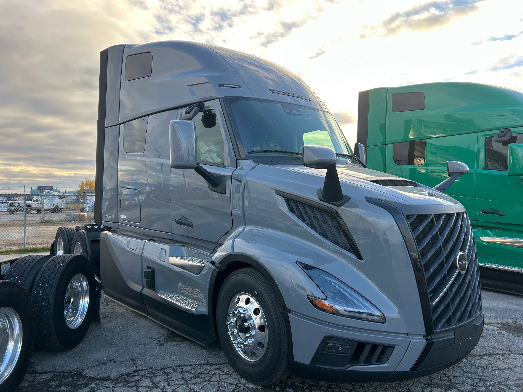 2026 Volvo - image 3