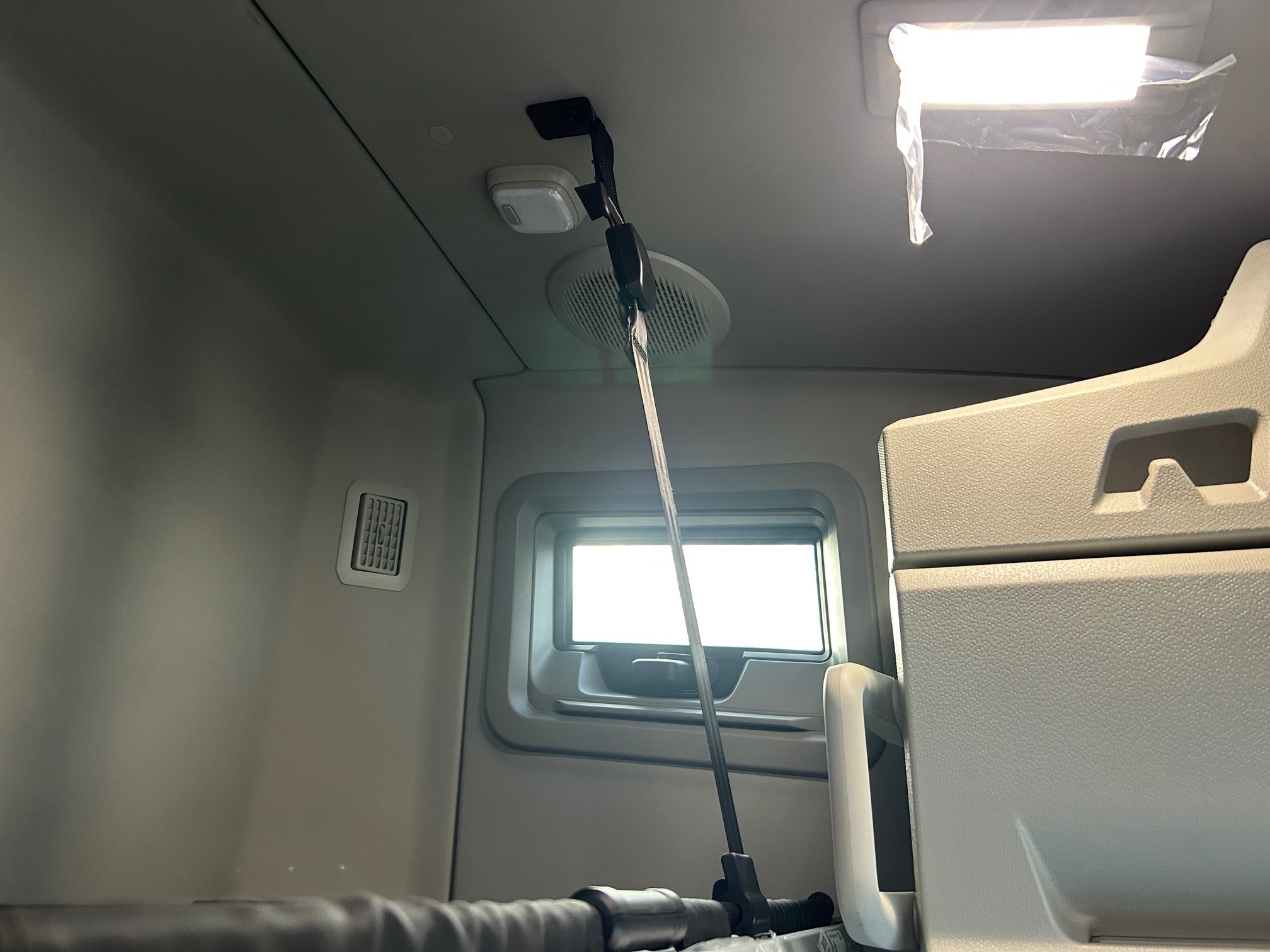 2026 Volvo - image 12