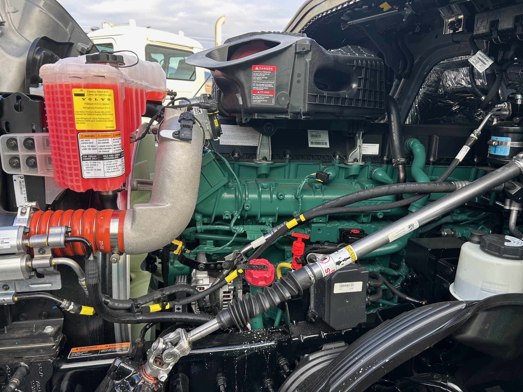 2026 Volvo - image 15