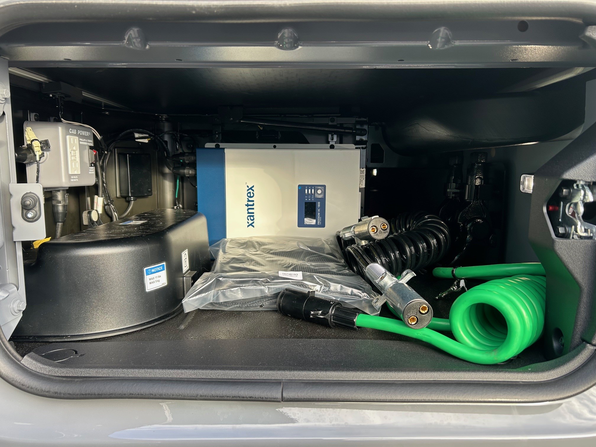 2026 Volvo - image 14