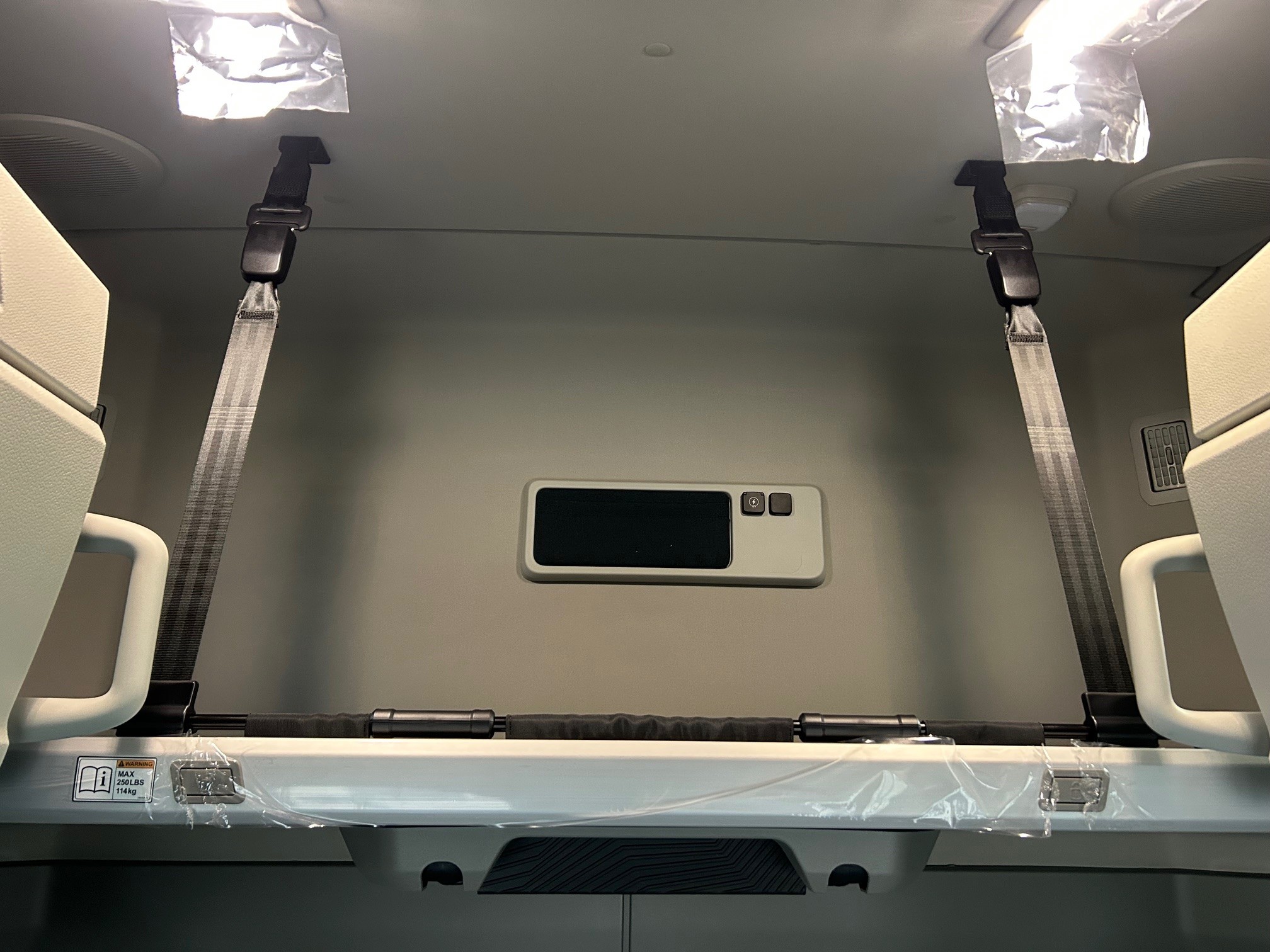 2026 Volvo - image 9