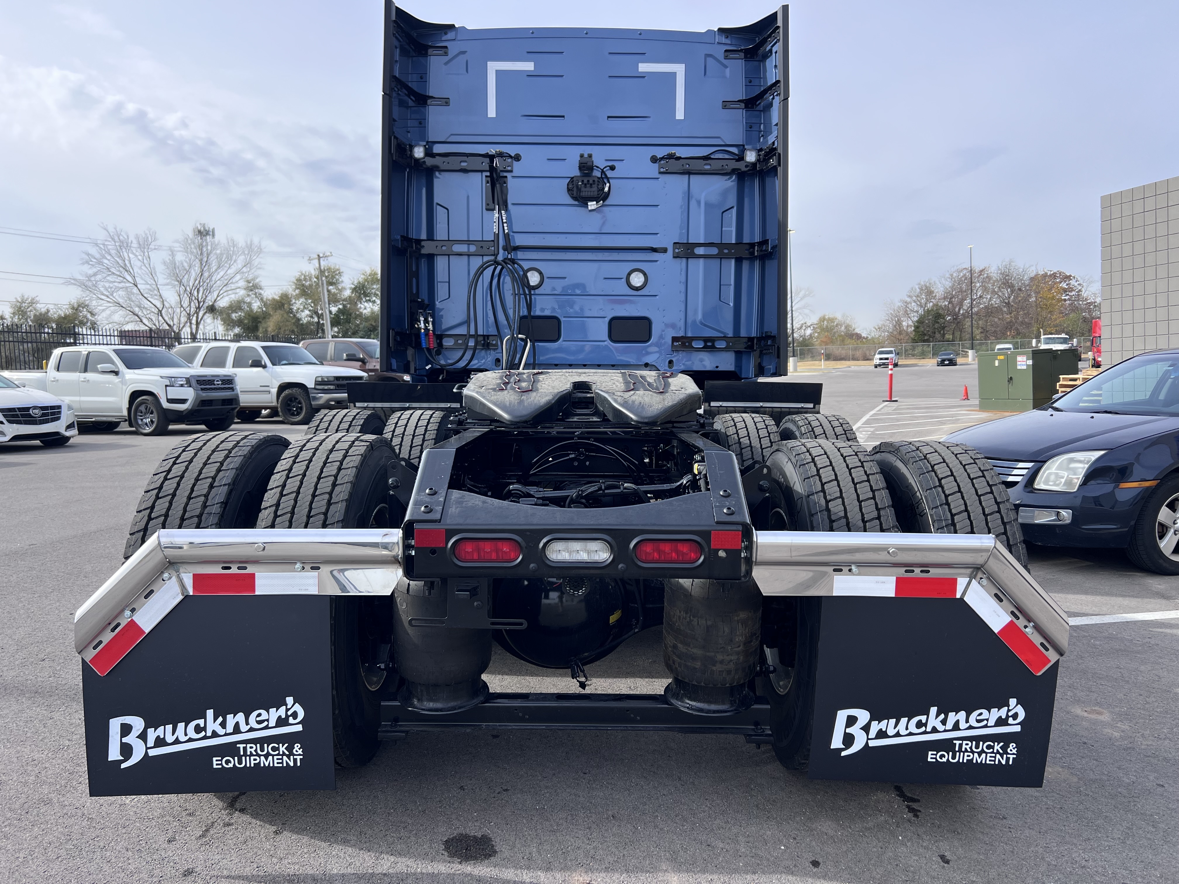 2026 Volvo - image 5