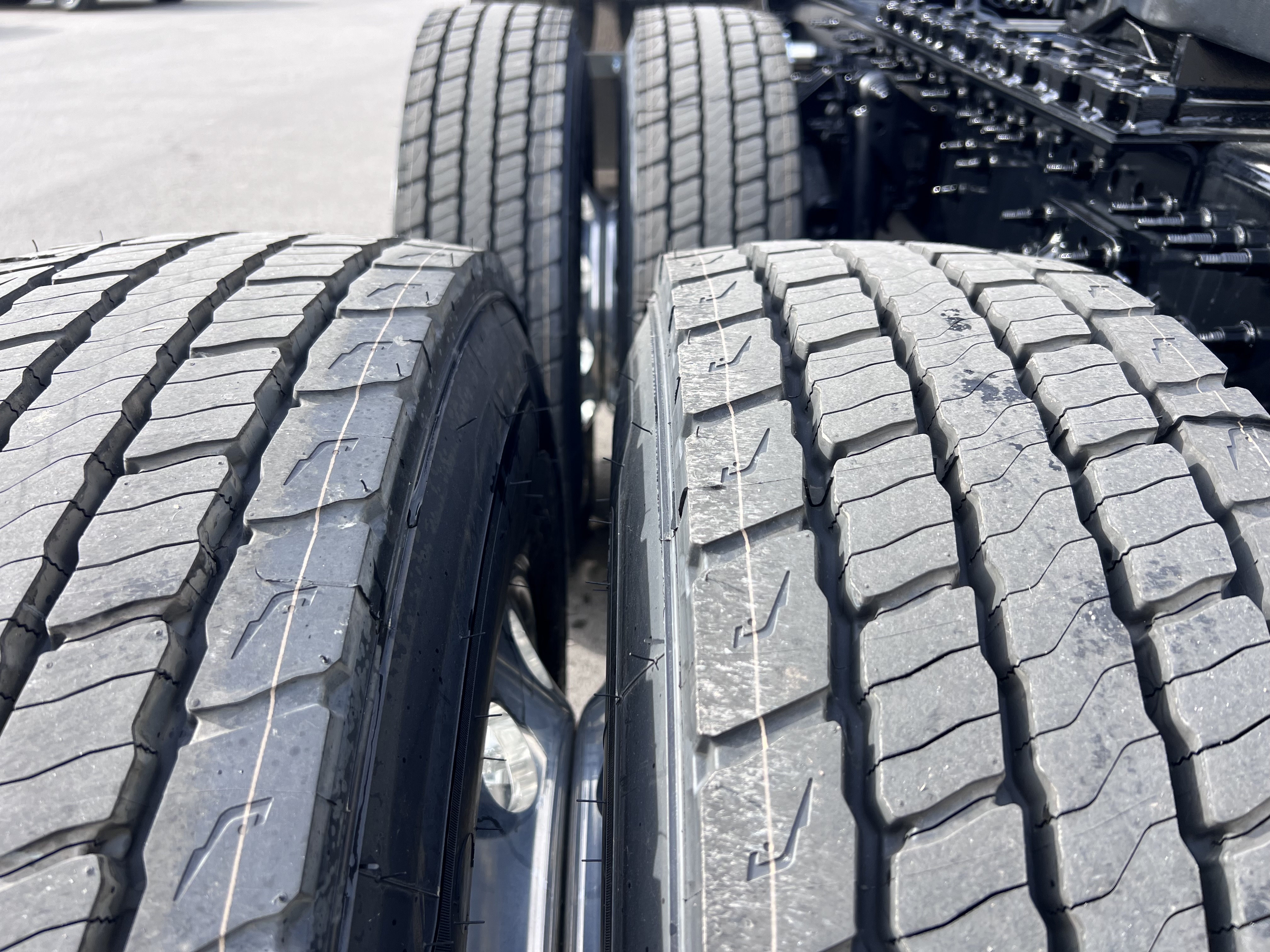 2026 Volvo - image 4