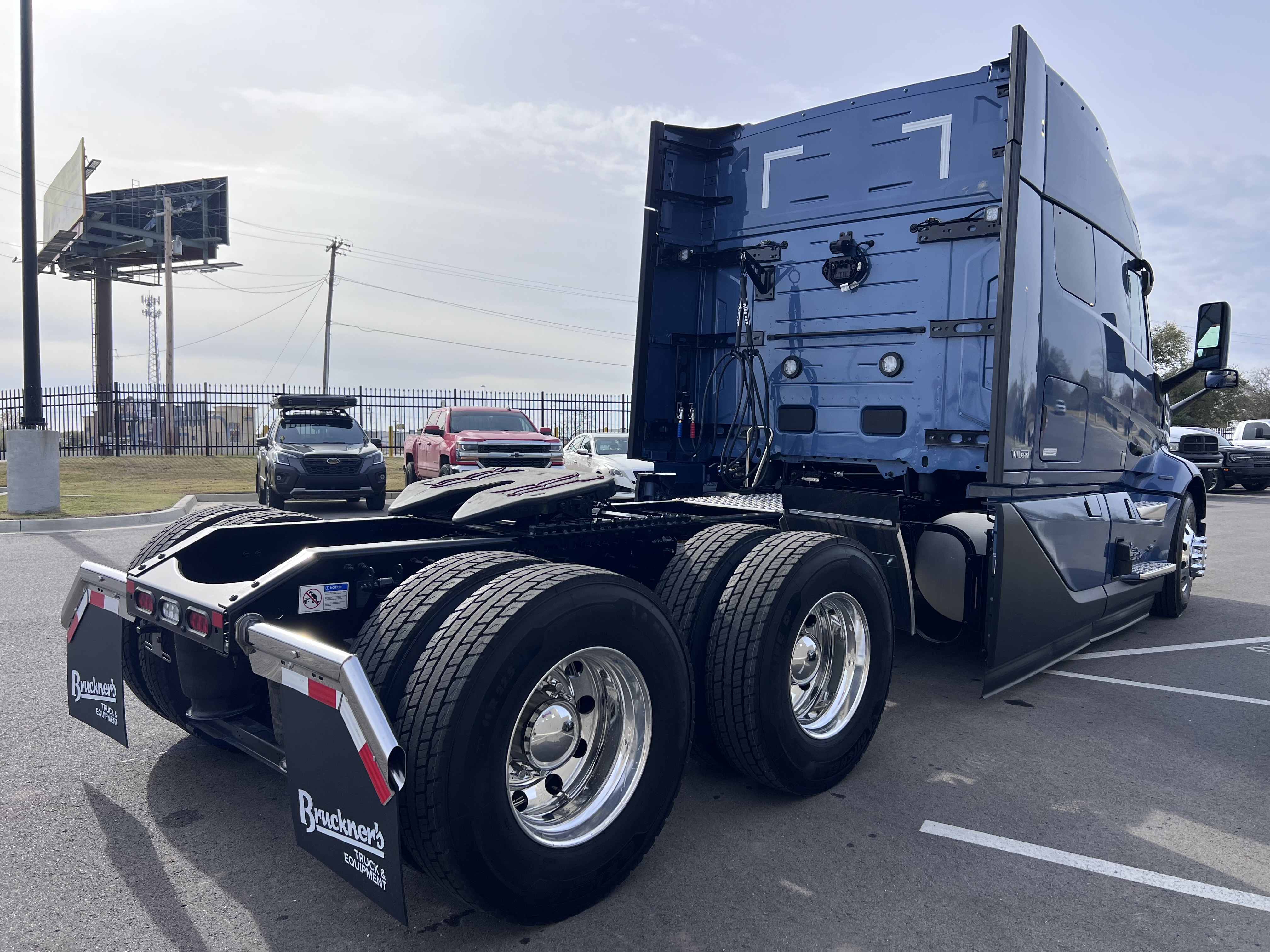 2026 Volvo - image 7