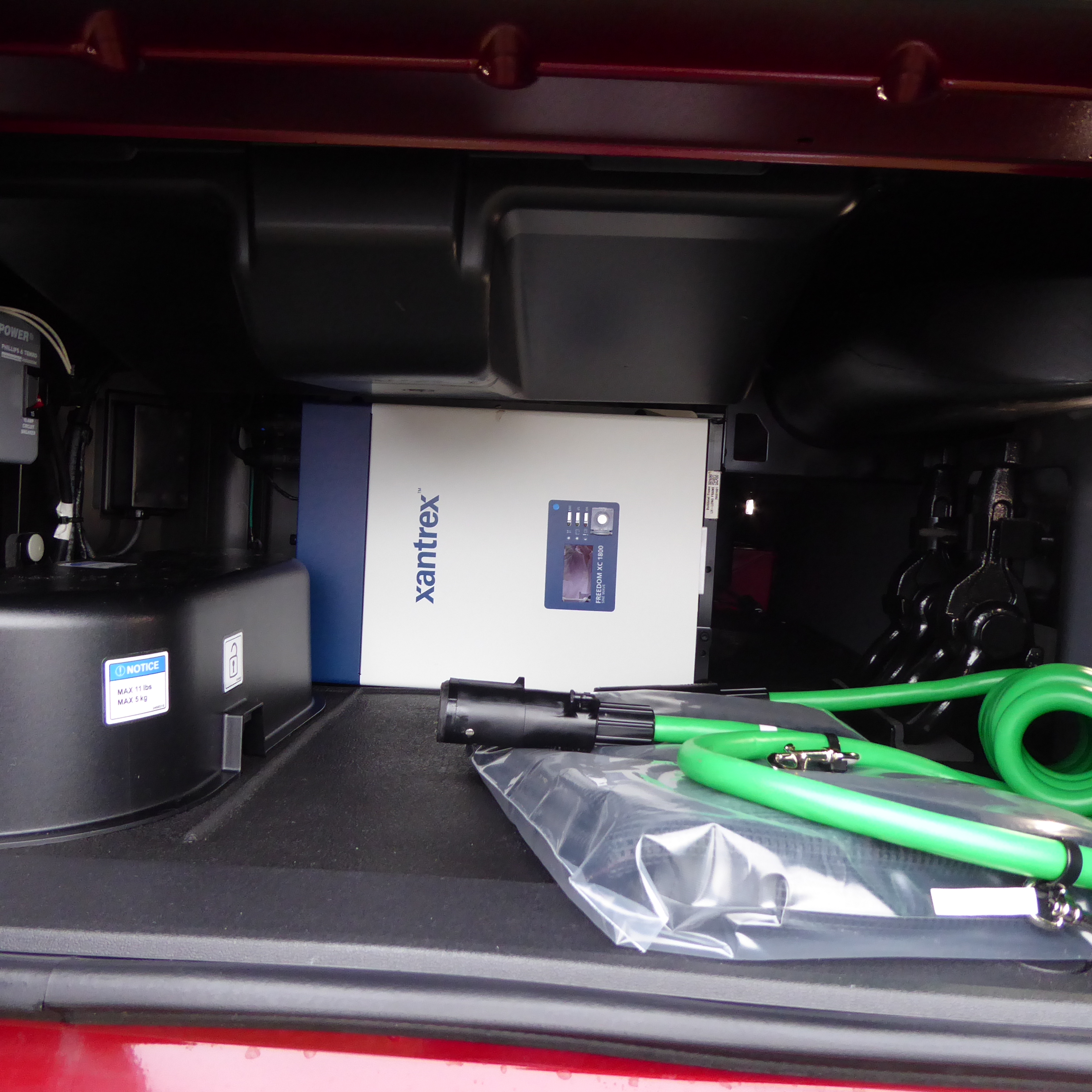 2026 Volvo - image 25