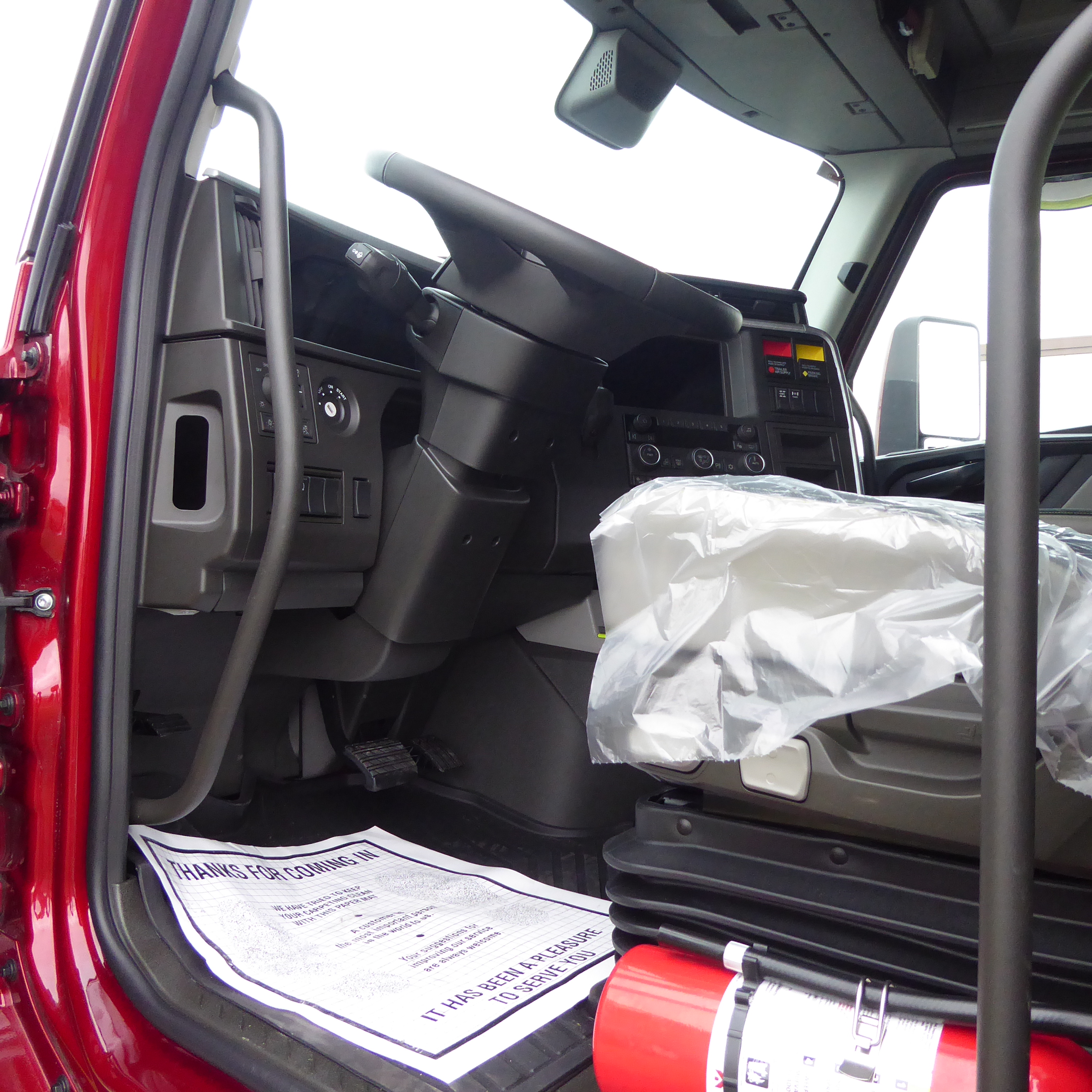 2026 Volvo - image 5