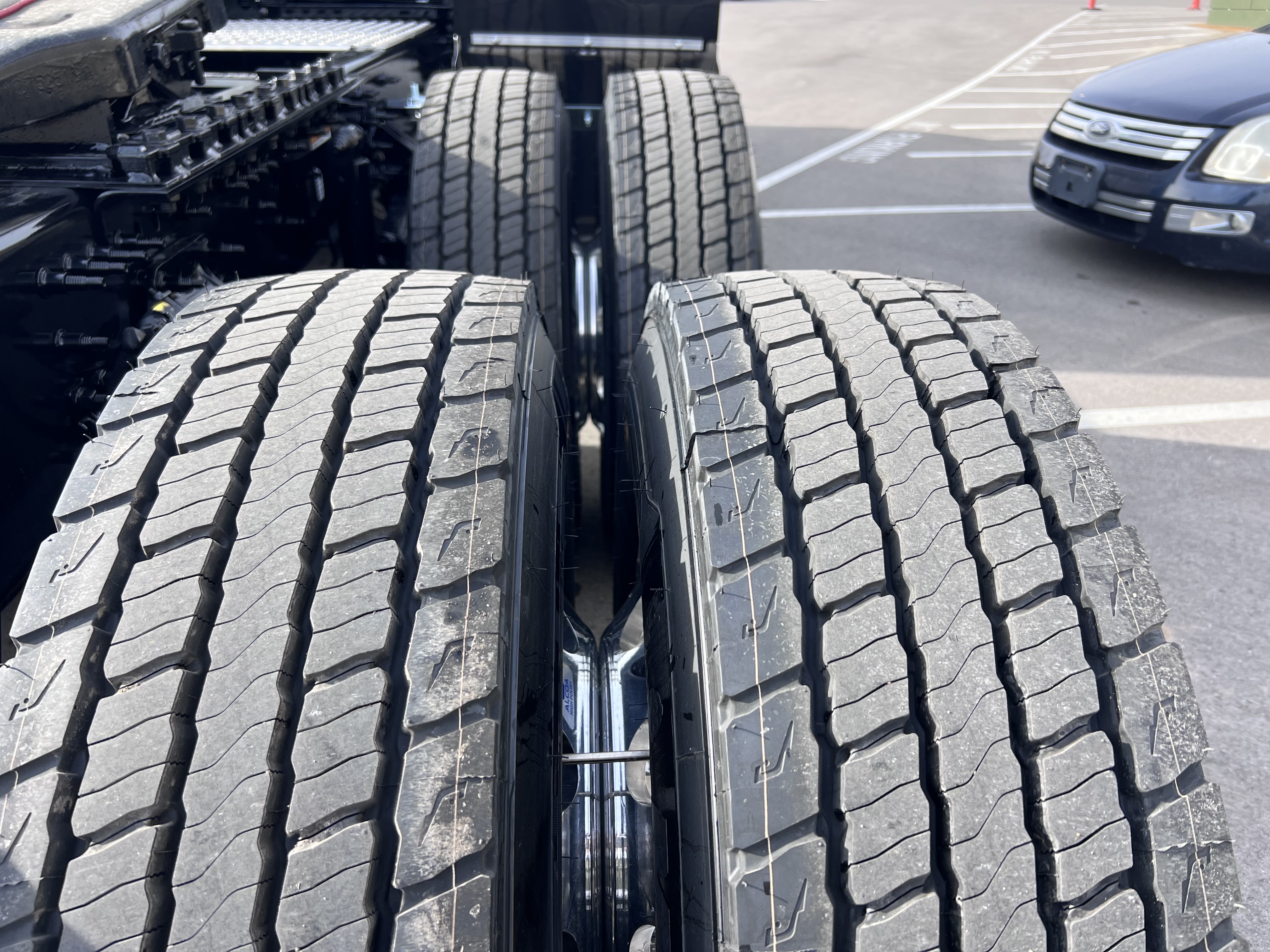 2026 Volvo - image 6