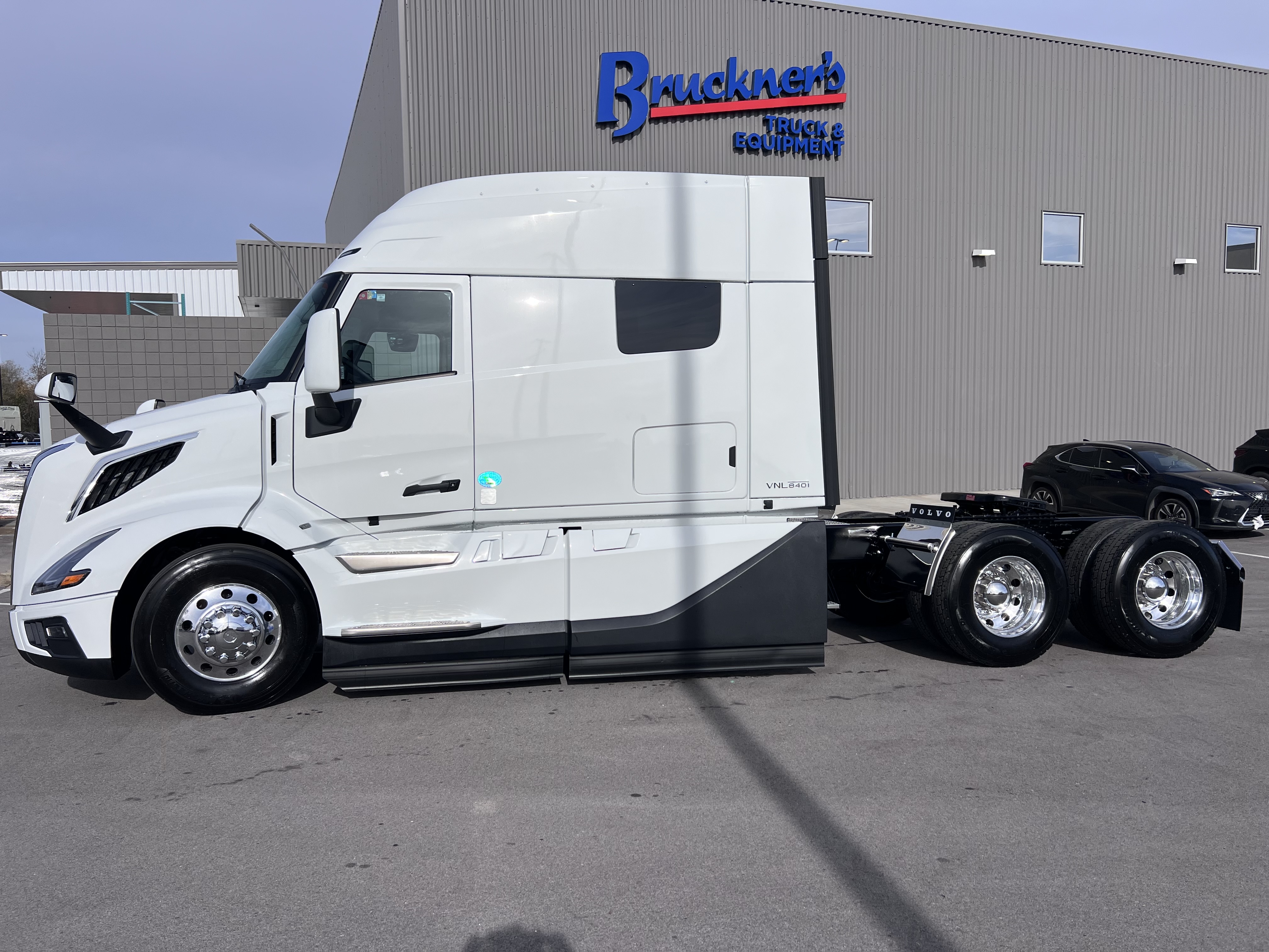 2026 Volvo - image 2