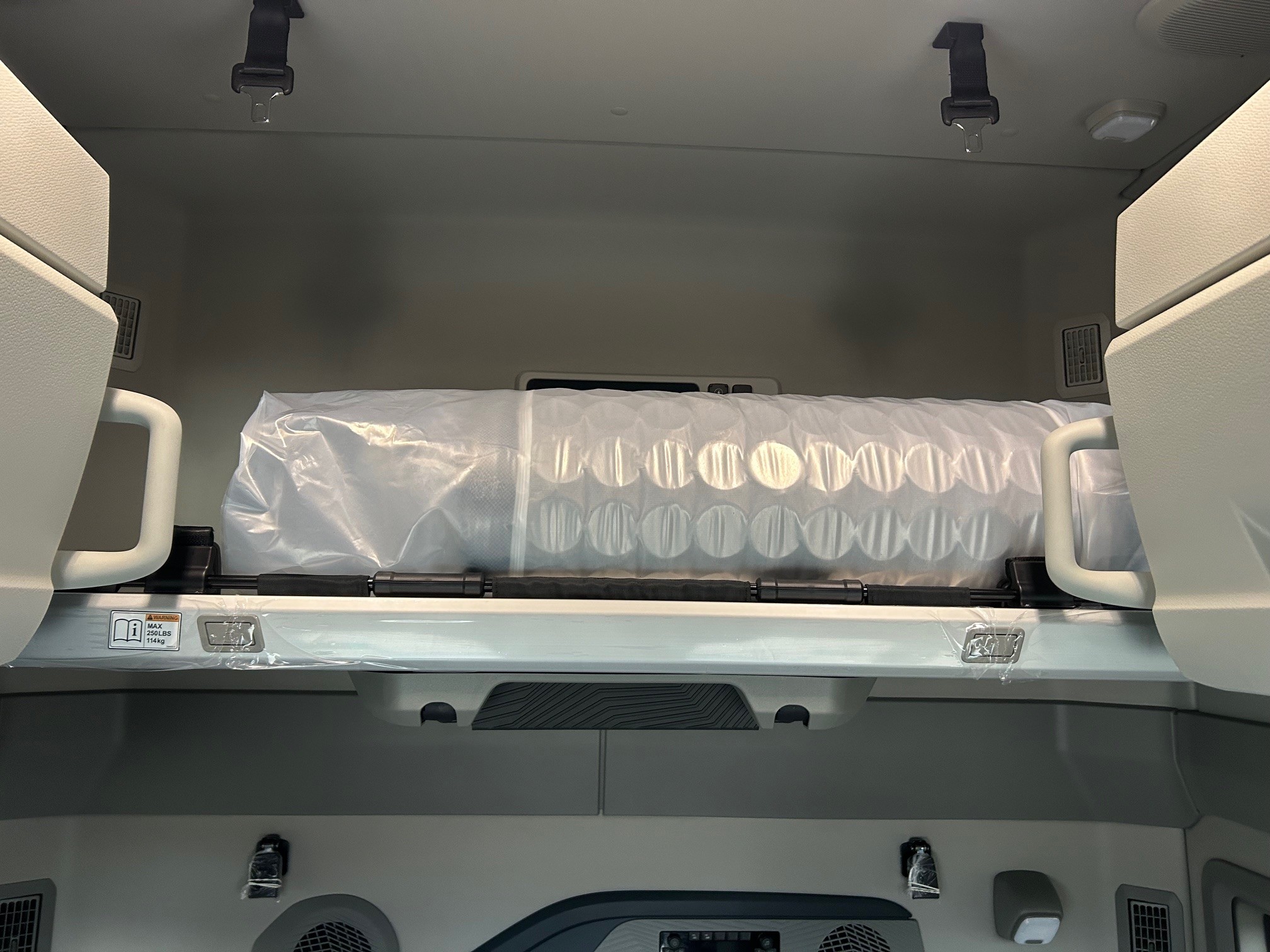 2026 Volvo - image 13