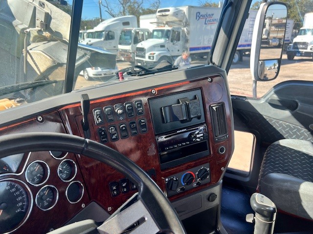 2017 Mack - image 8