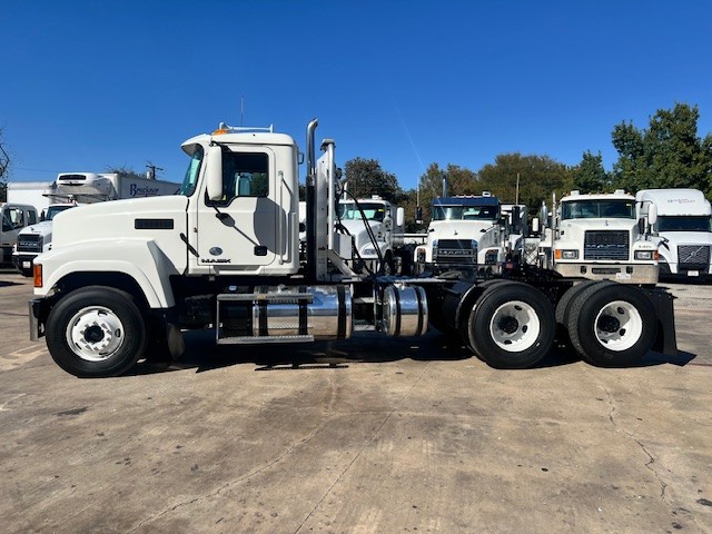 2017 Mack - image 4