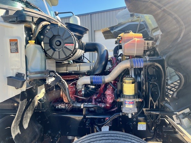 2017 Mack - image 20