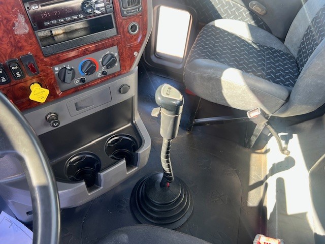 2017 Mack - image 10