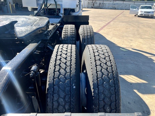 2017 Mack - image 17