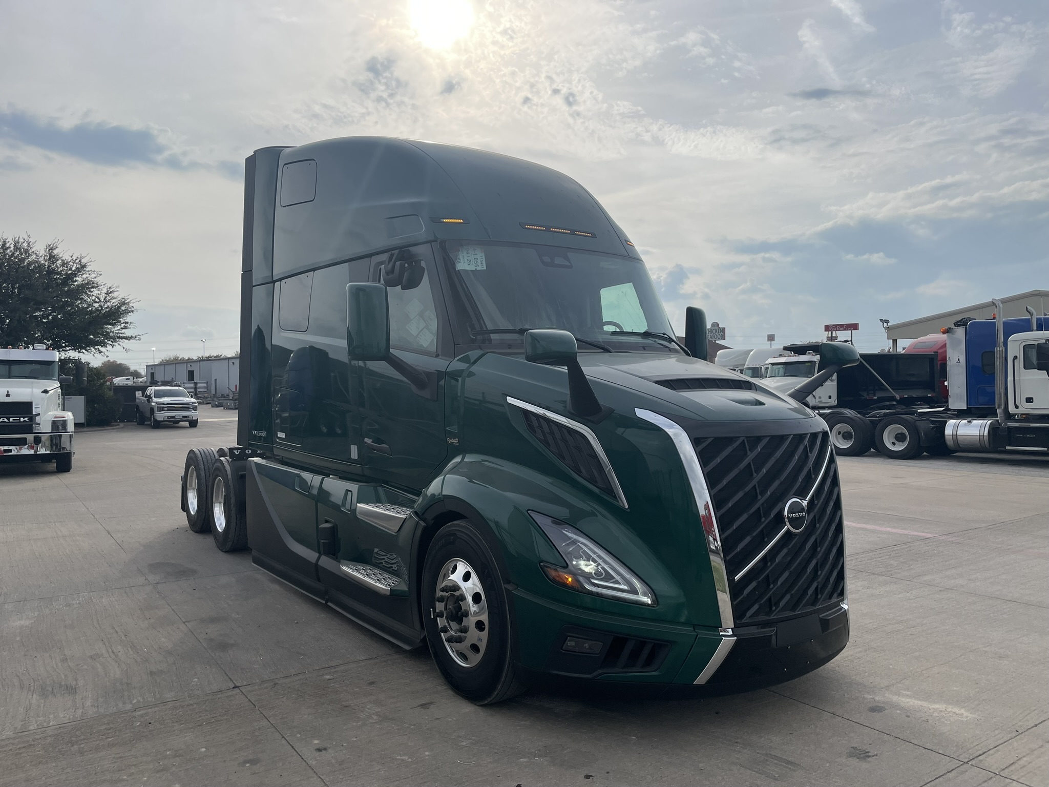 2026 Volvo - image 3