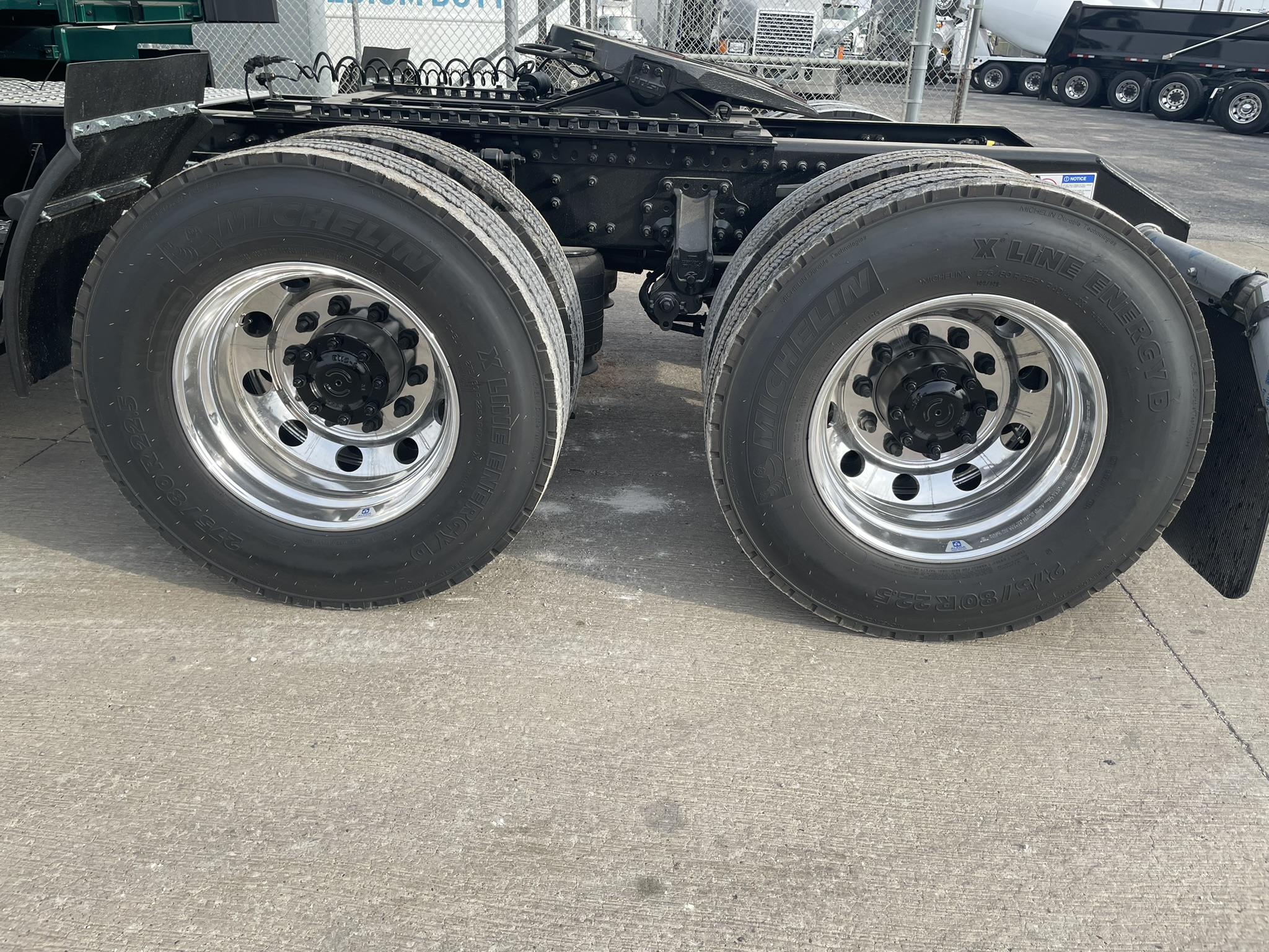 2026 Volvo - image 9