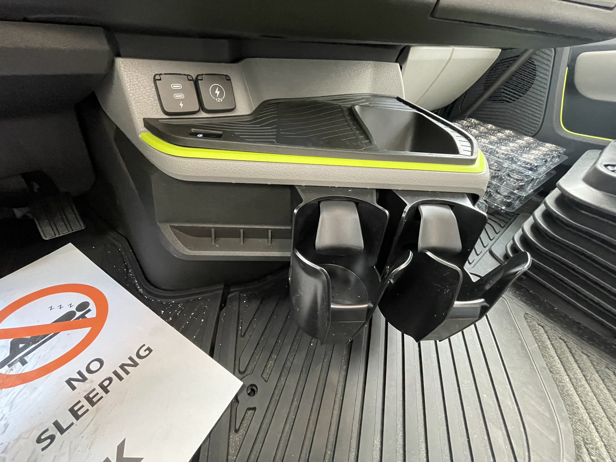 2026 Volvo - image 18