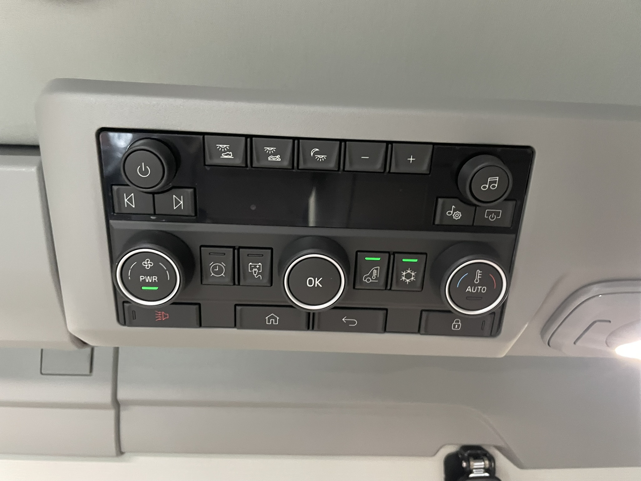 2026 Volvo - image 21