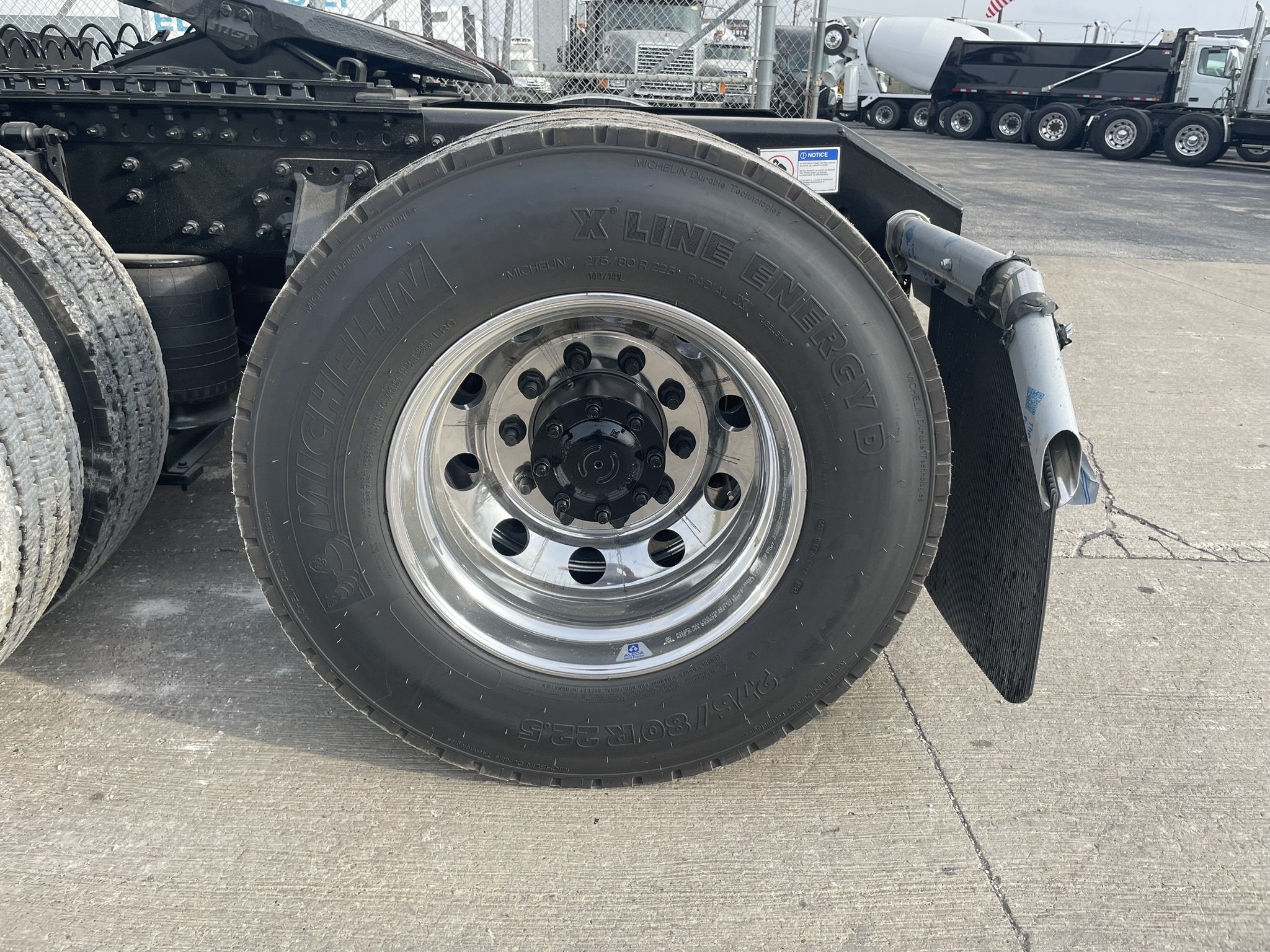 2026 Volvo - image 10