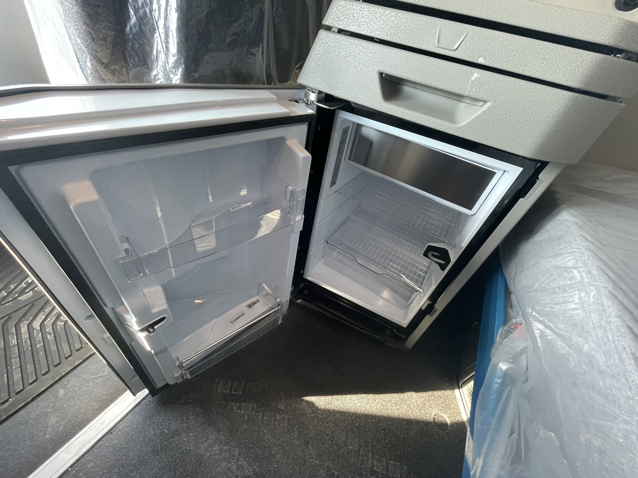 2026 Volvo - image 23