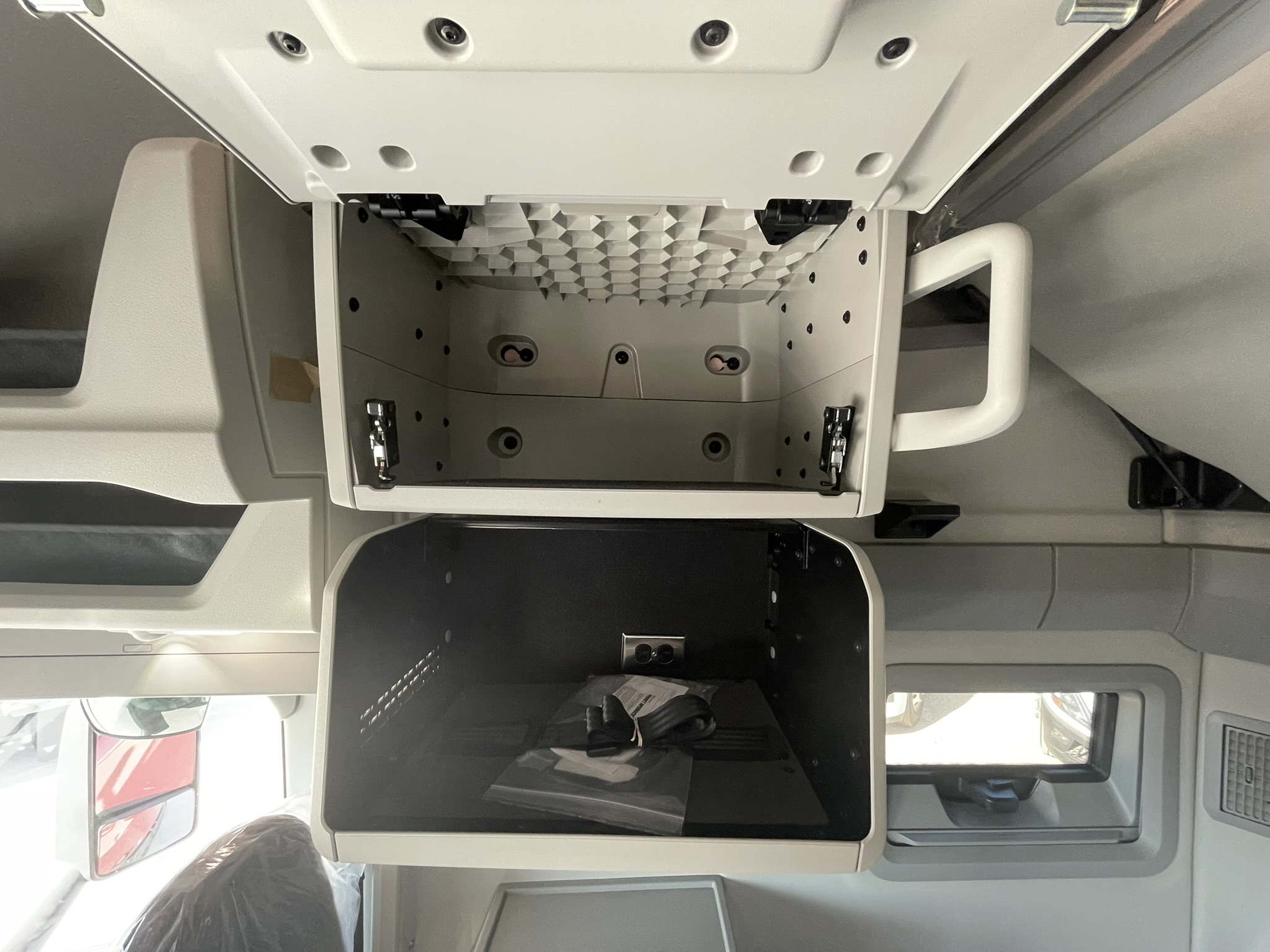 2026 Volvo - image 21