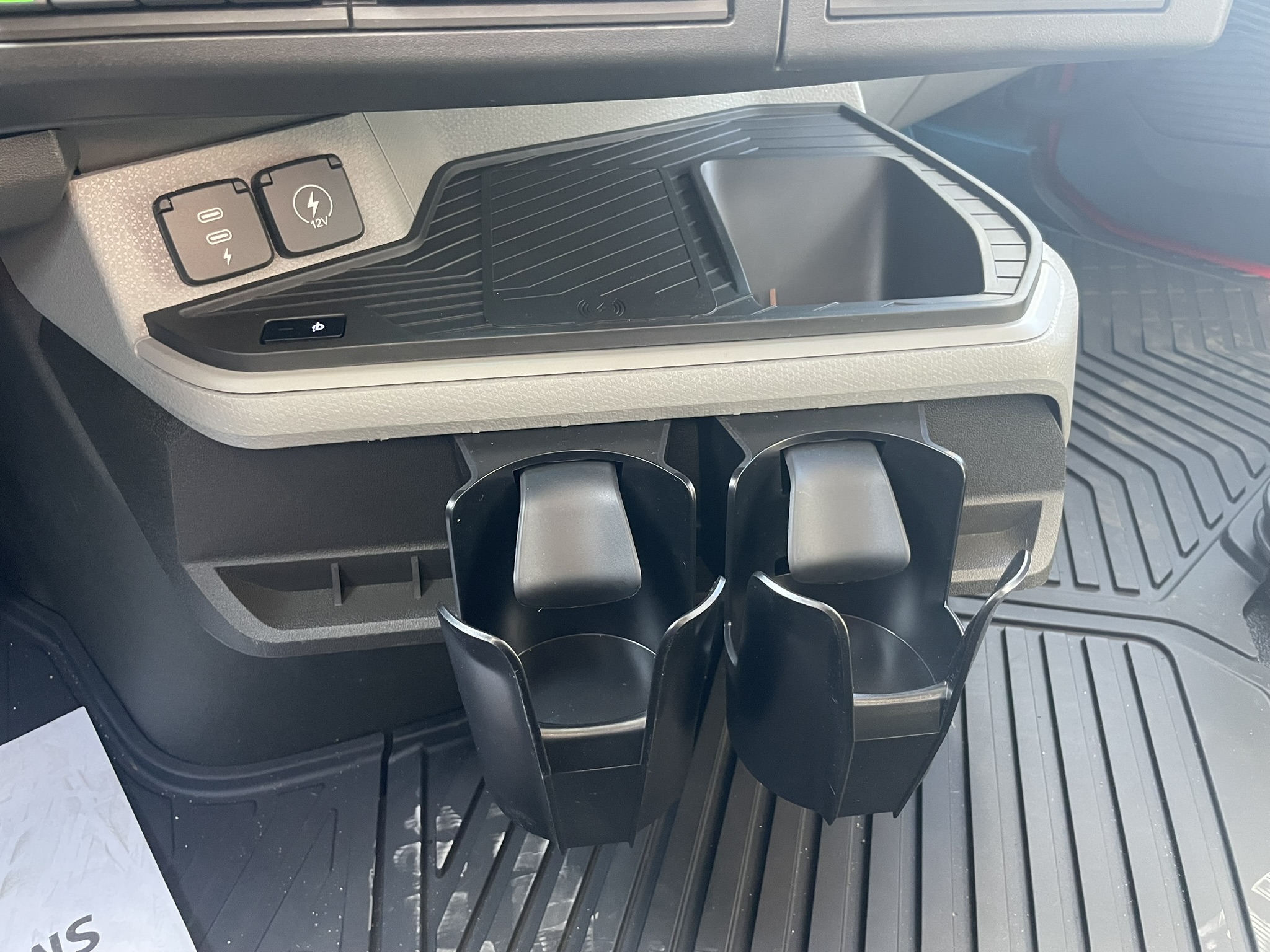 2026 Volvo - image 18