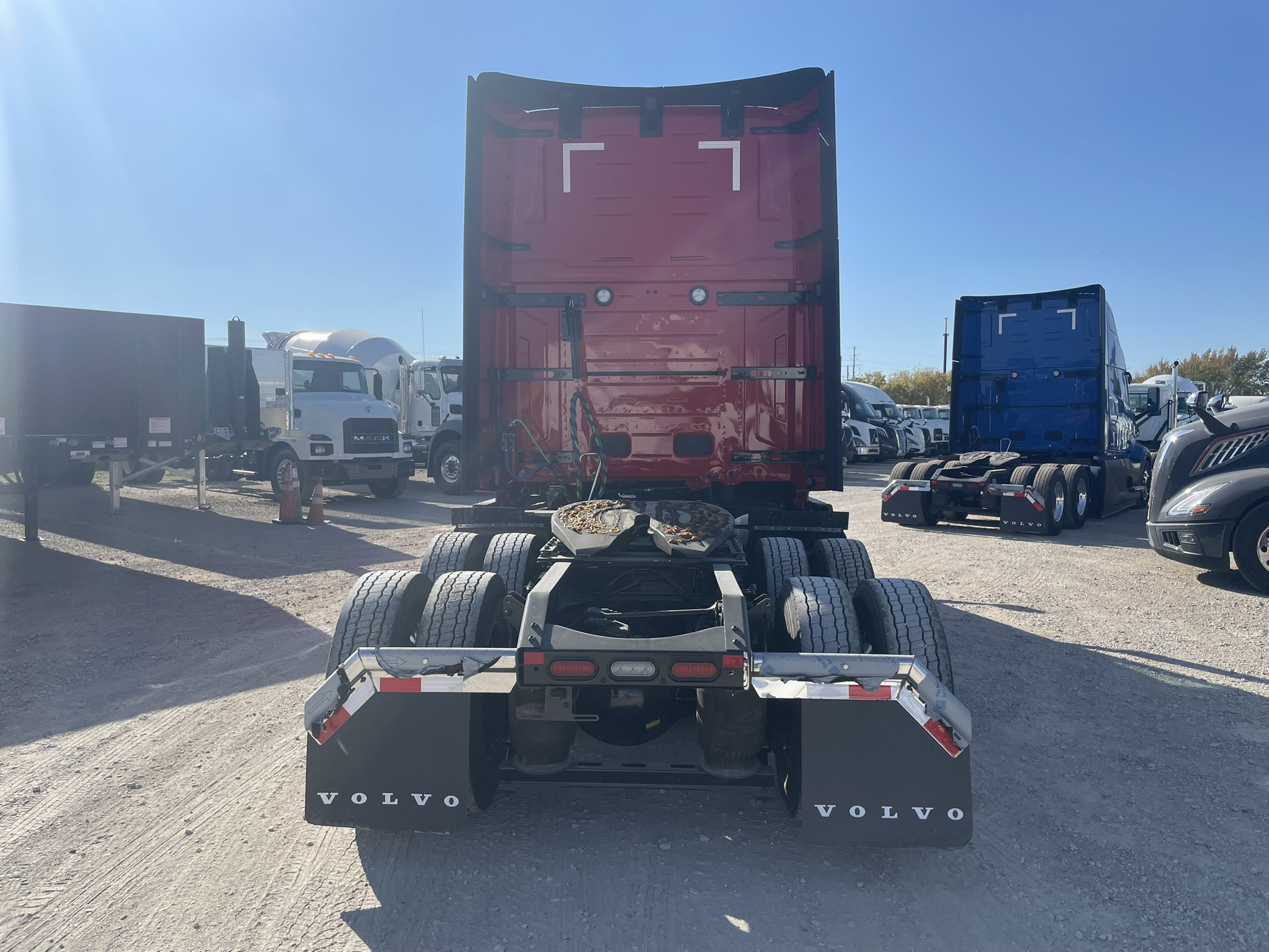 2026 Volvo - image 5