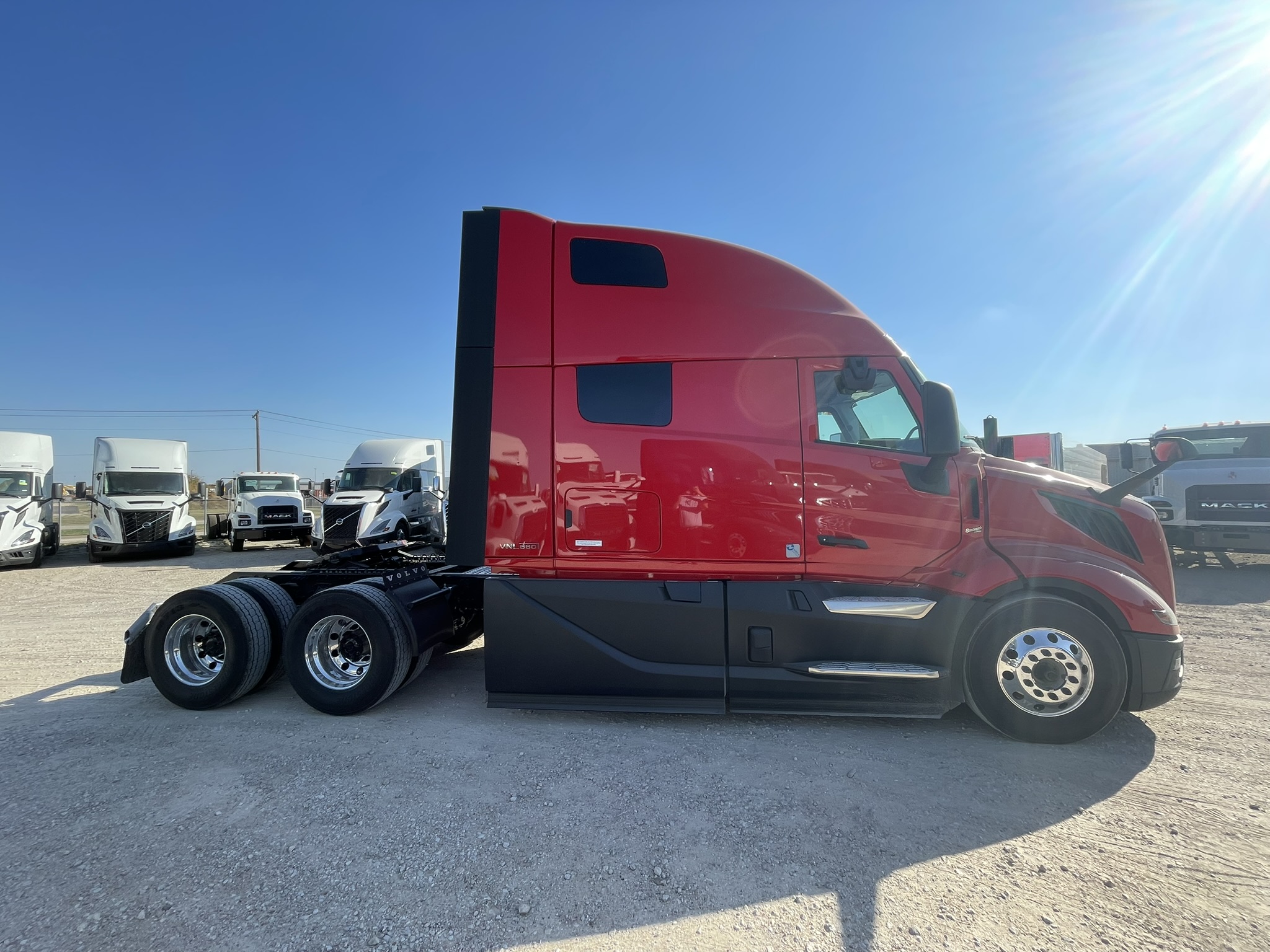 2026 Volvo - image 4