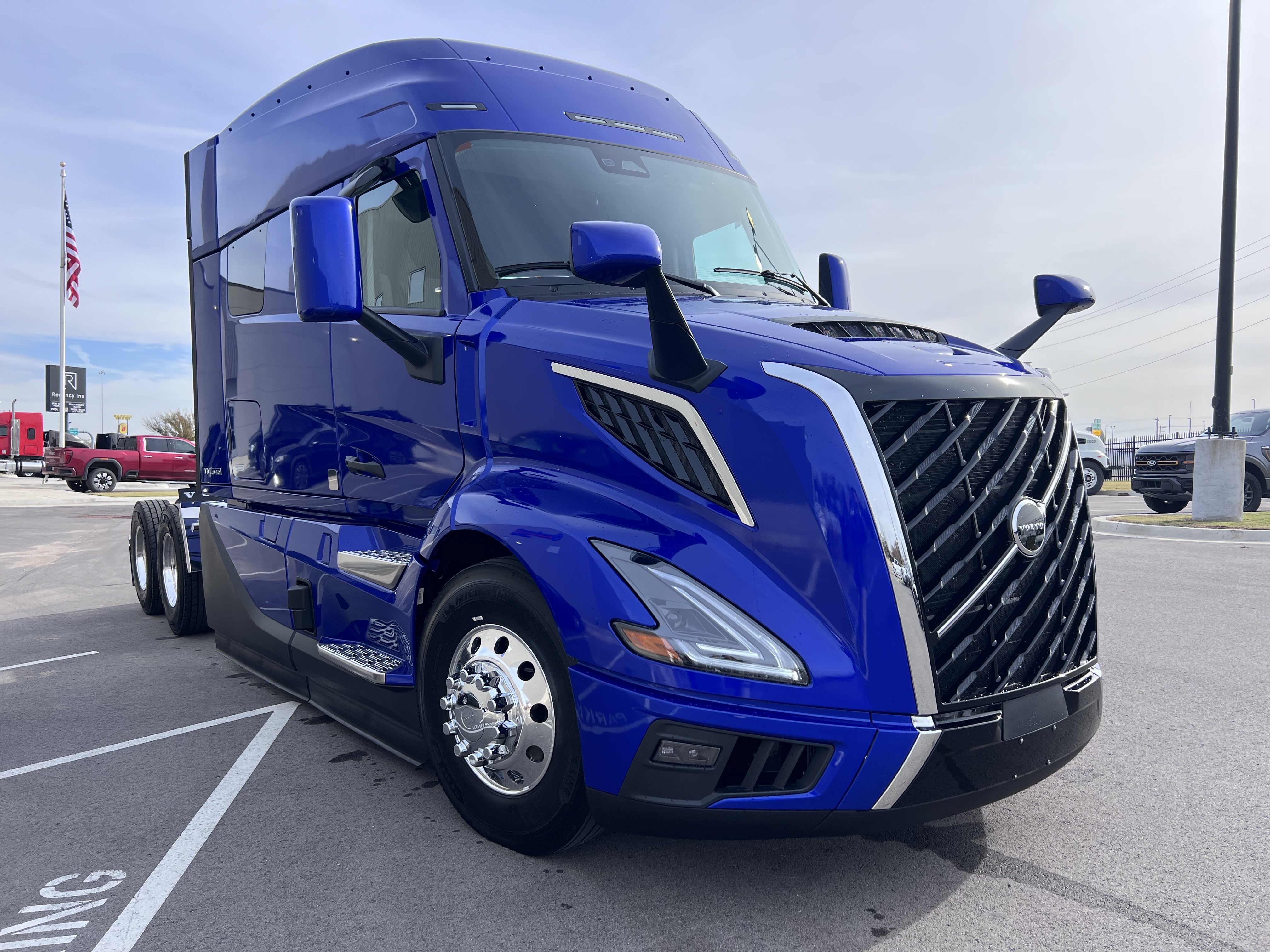 2026 Volvo - image 9