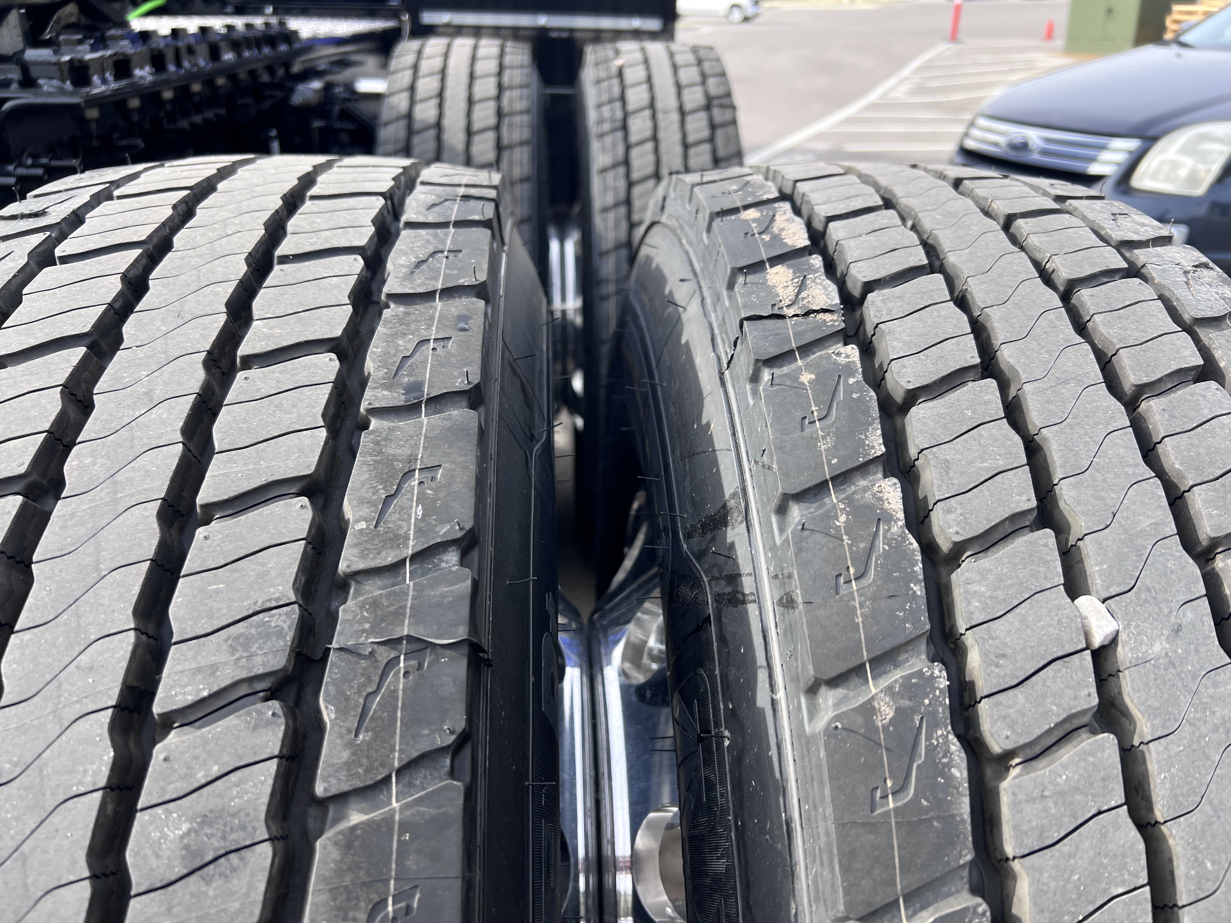 2026 Volvo - image 6