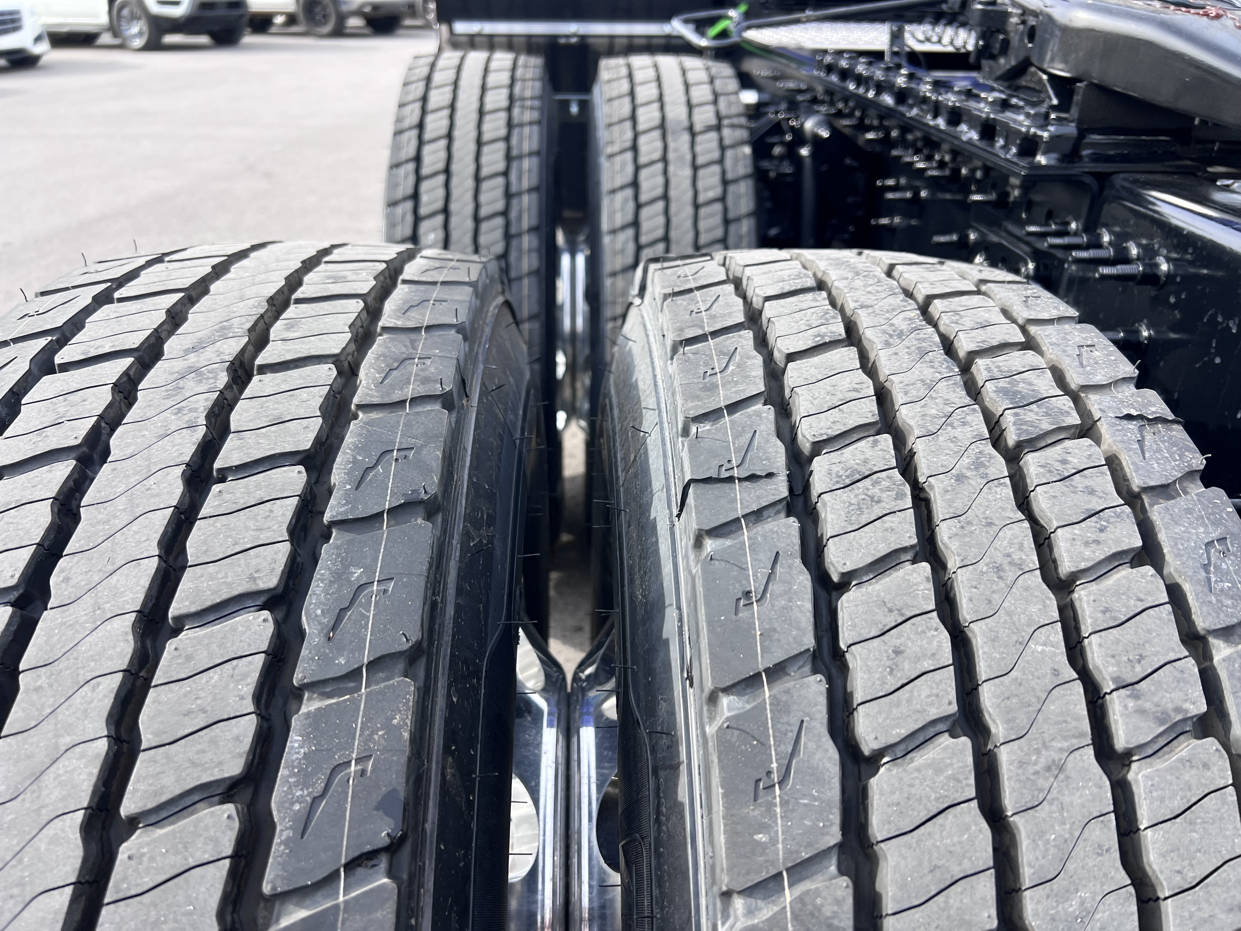 2026 Volvo - image 4