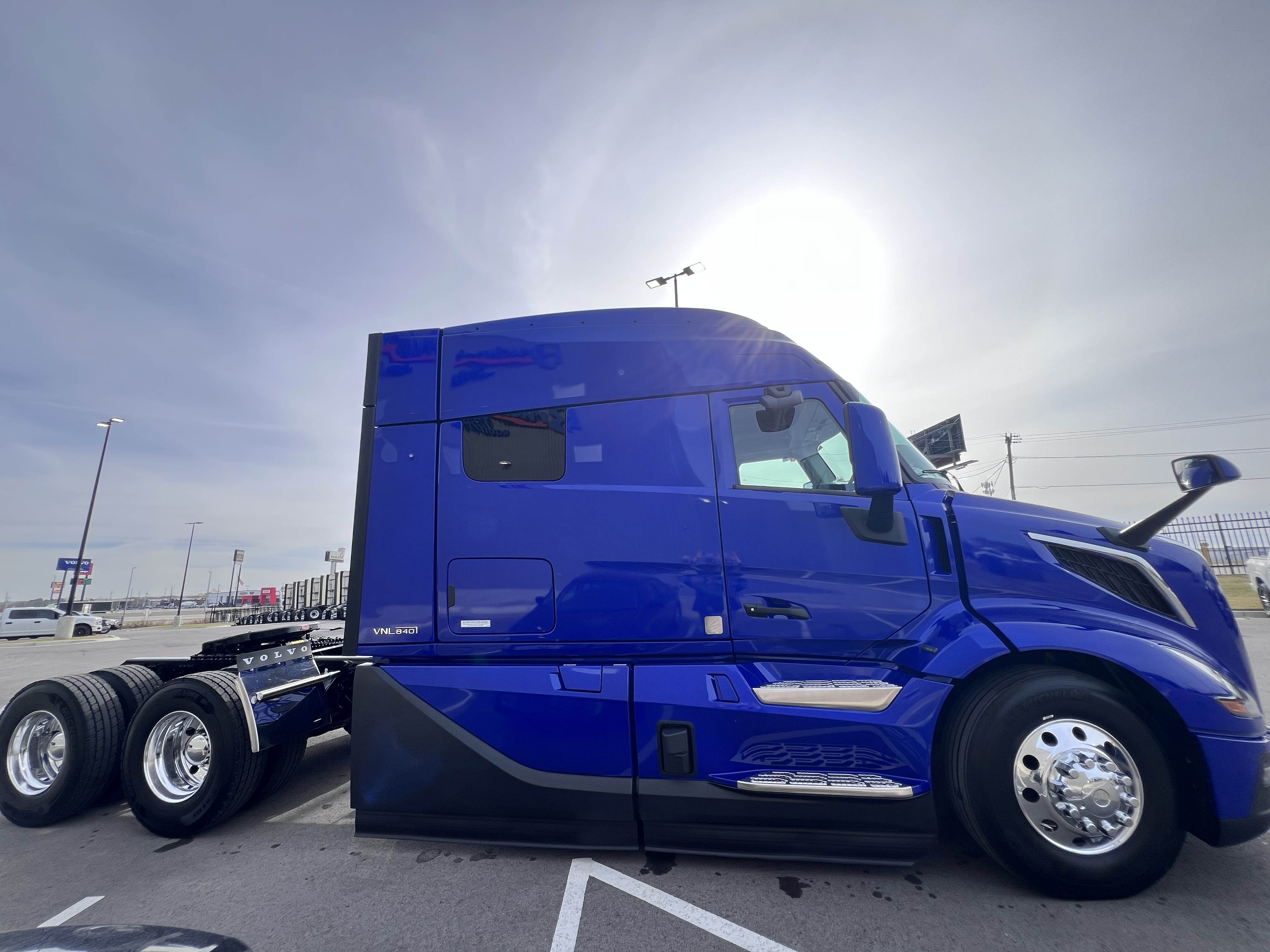 2026 Volvo - image 8