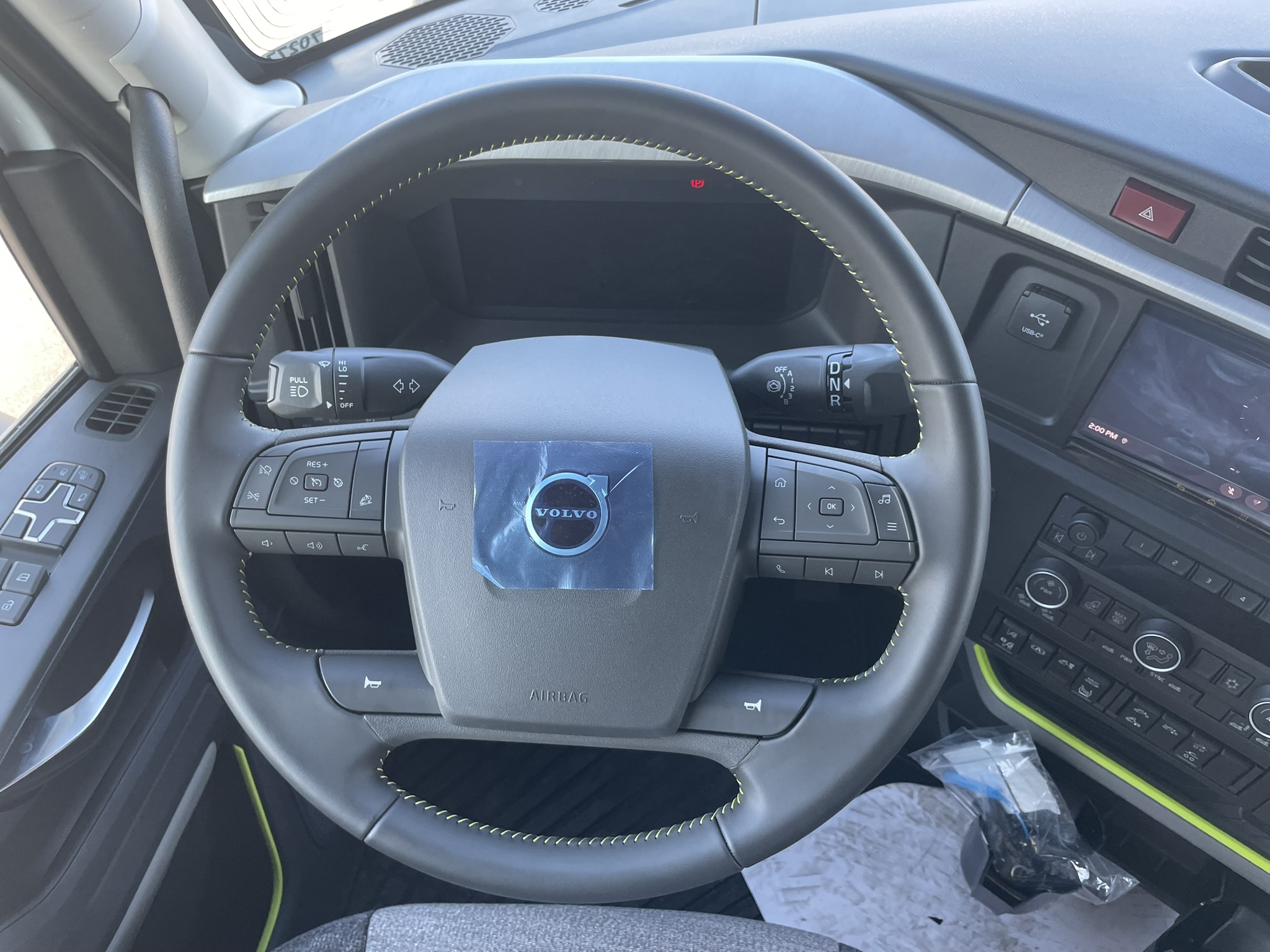 2026 Volvo - image 19