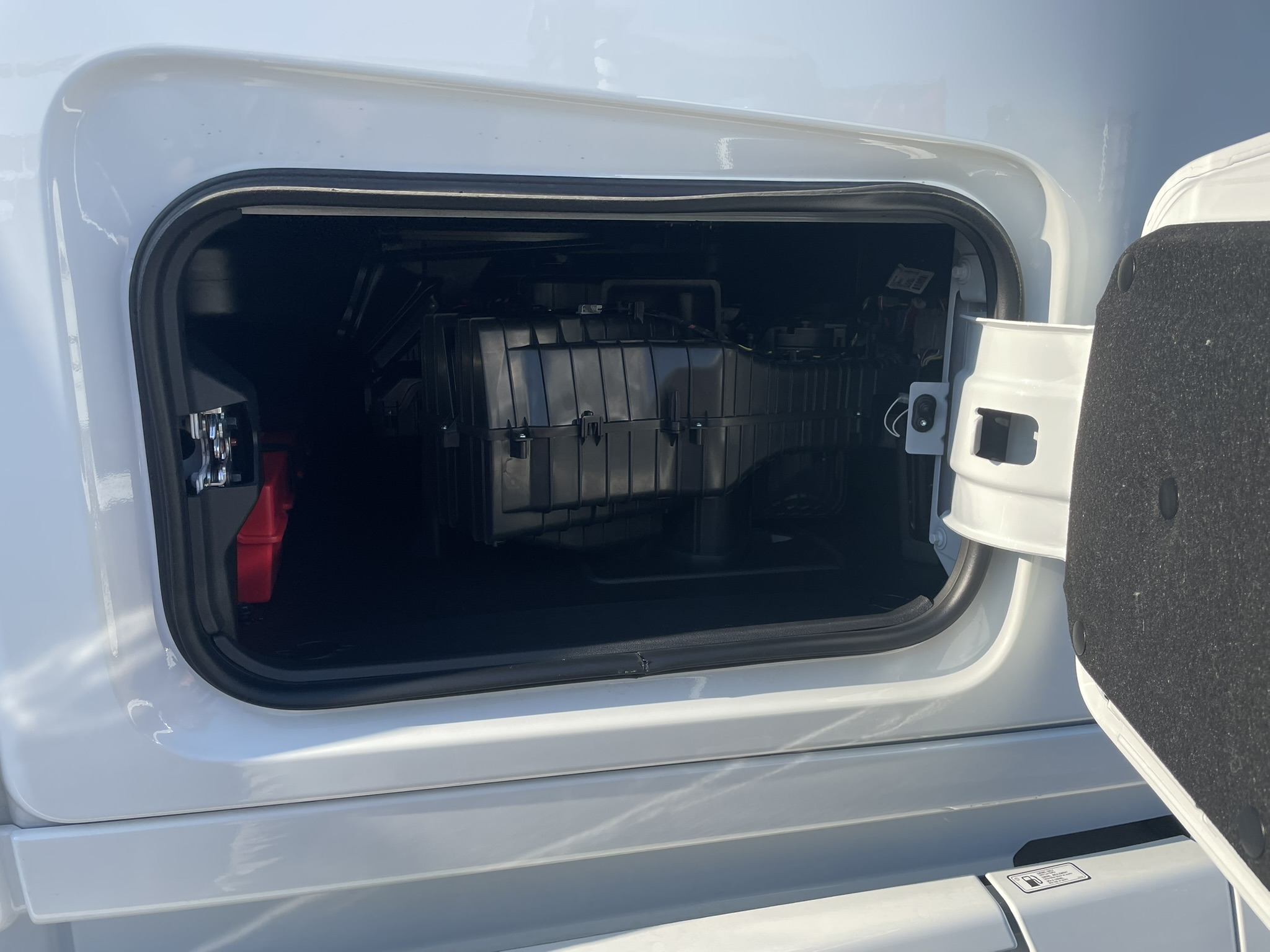 2026 Volvo - image 13