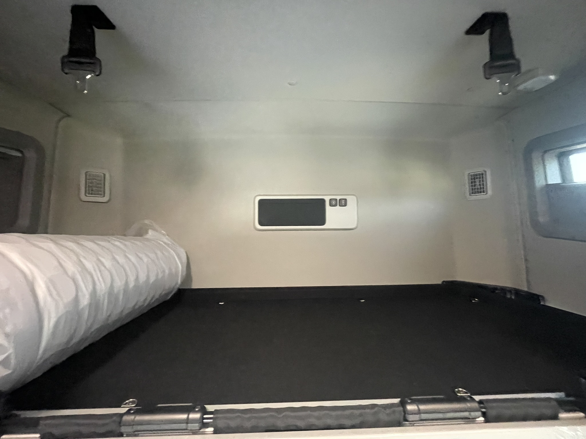 2026 Volvo - image 20