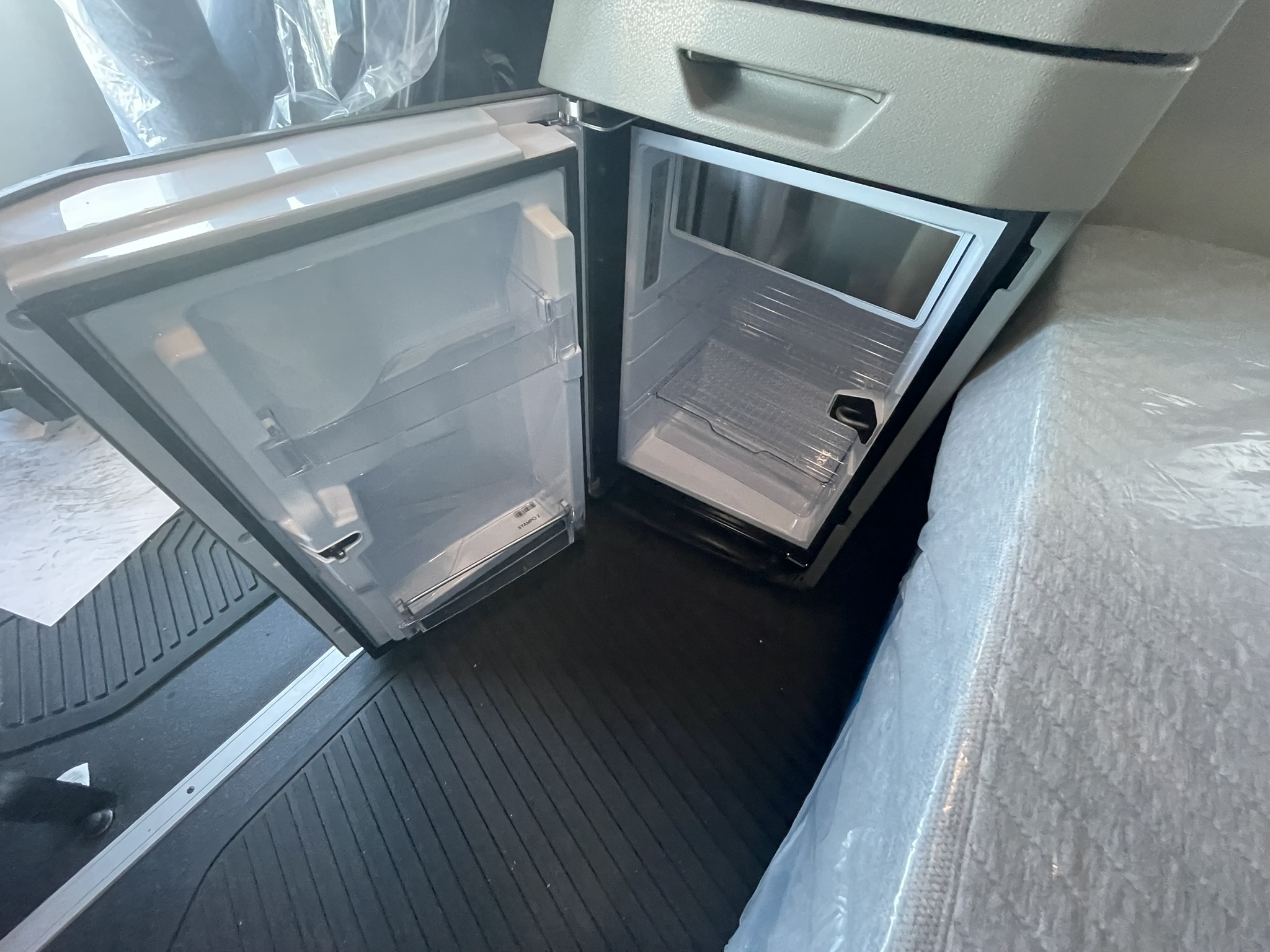 2026 Volvo - image 26