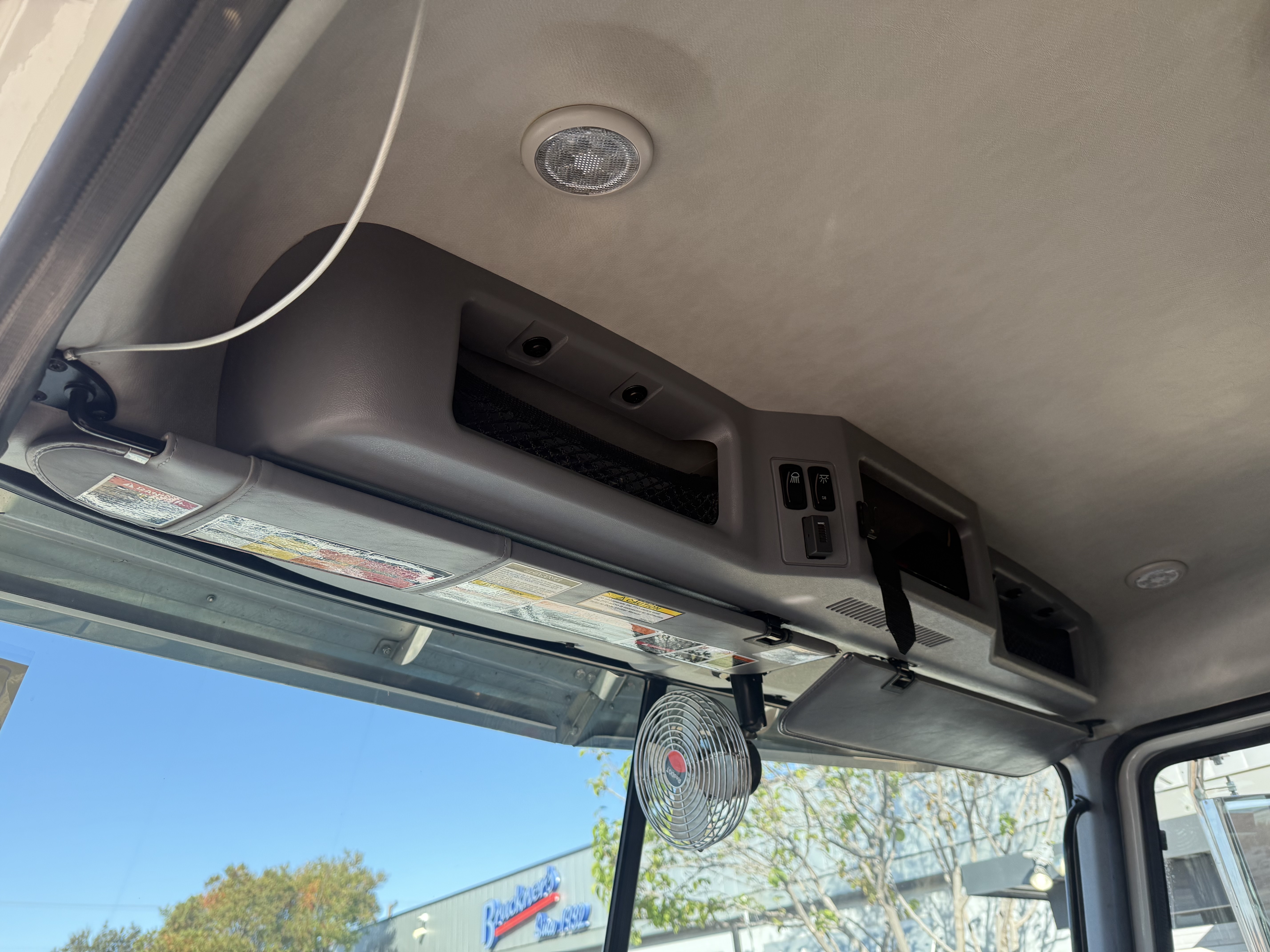 2025 Mack Granite - image 17