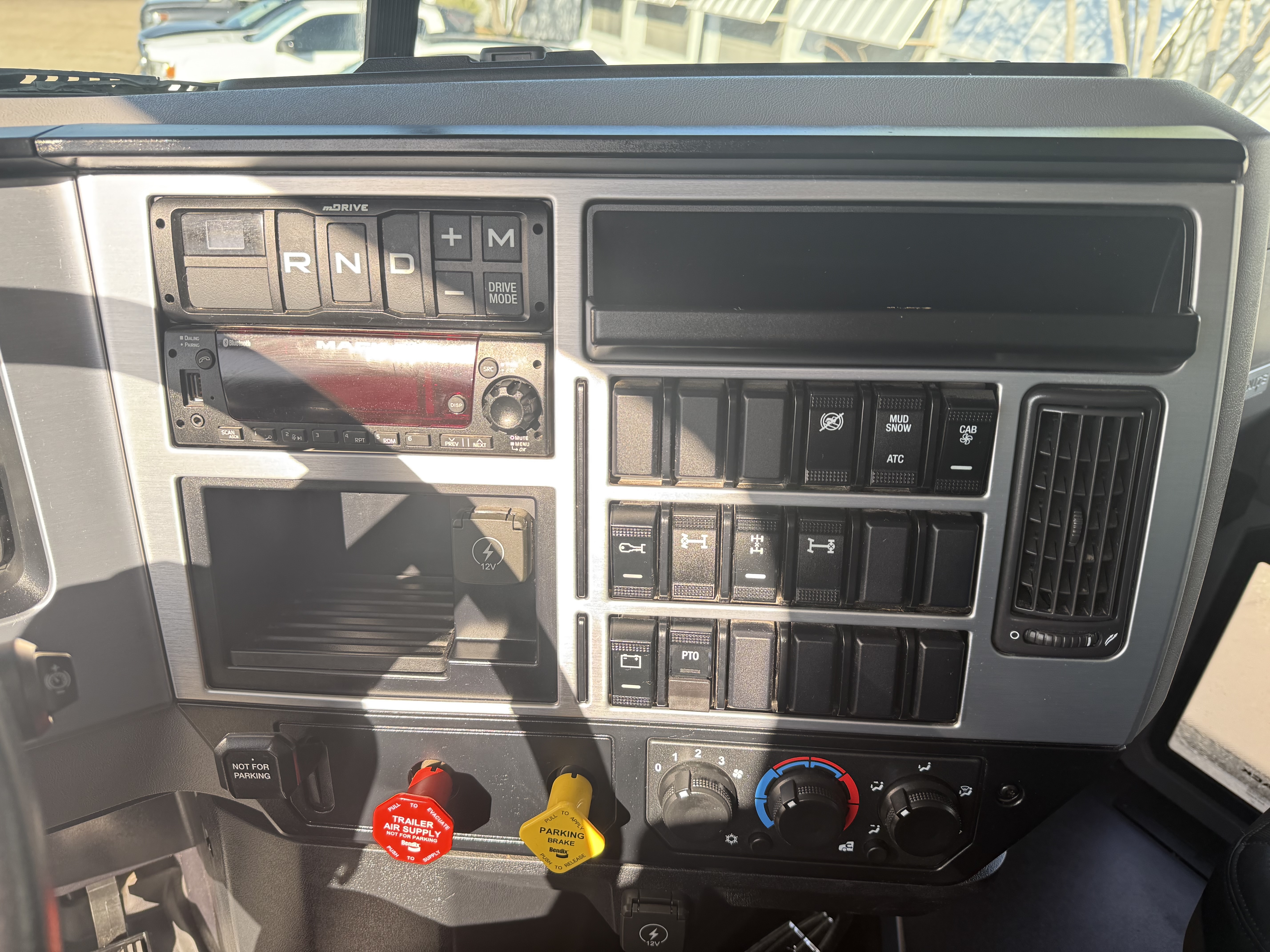 2025 Mack Granite - image 21