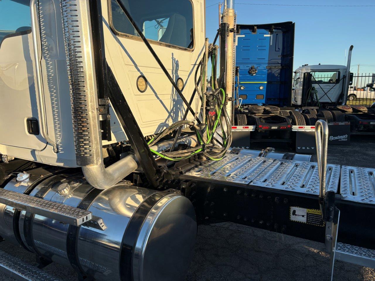 2022 Mack - image 18