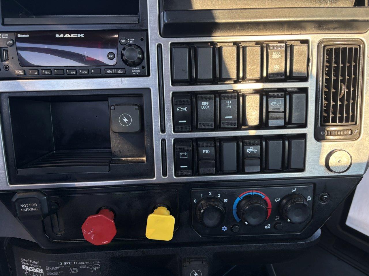 2022 Mack - image 25