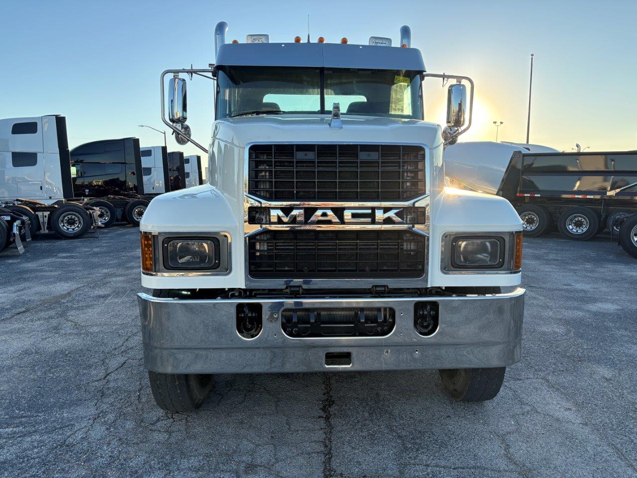 2022 Mack - image 2