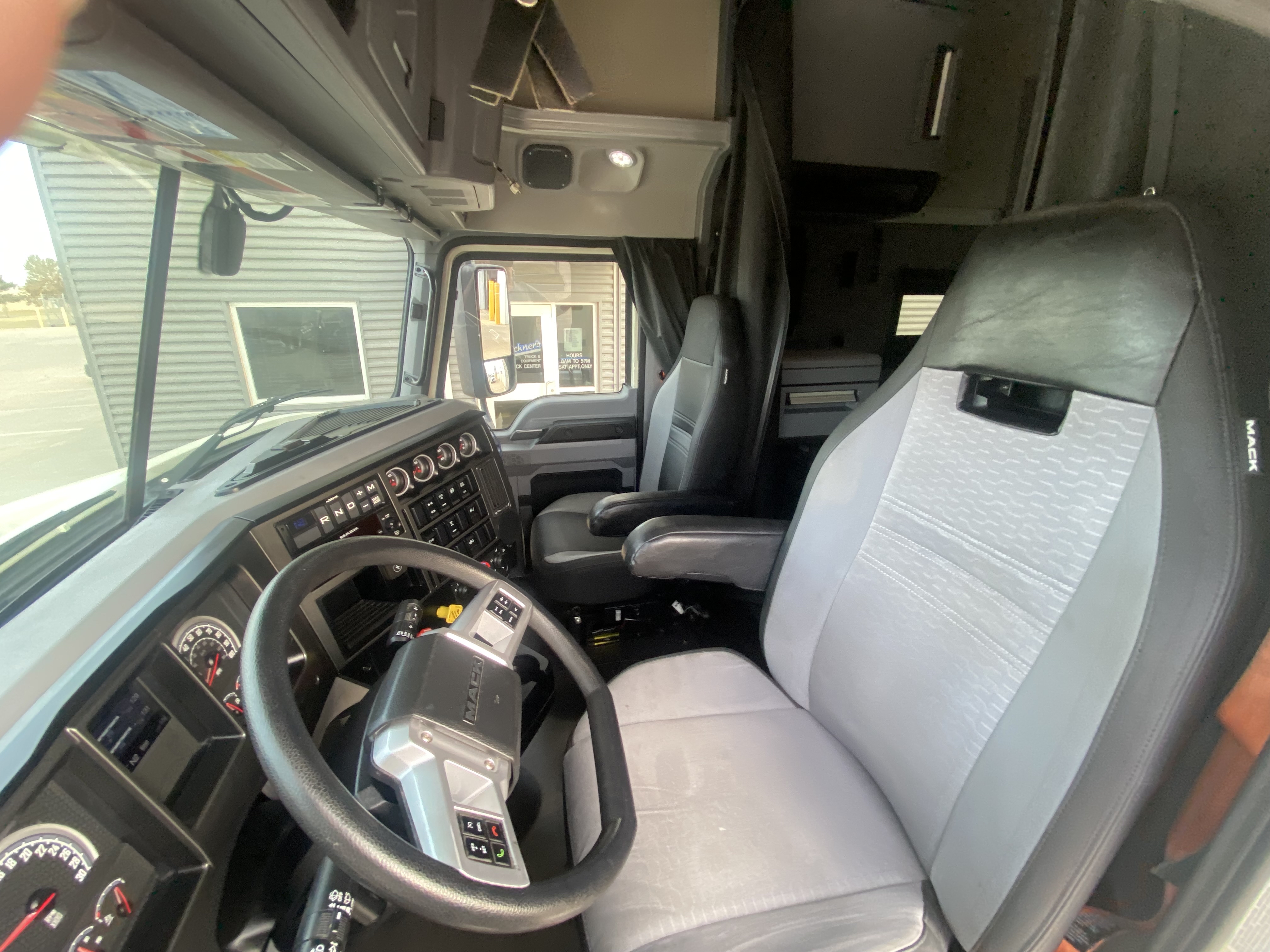 2022 Mack - image 13