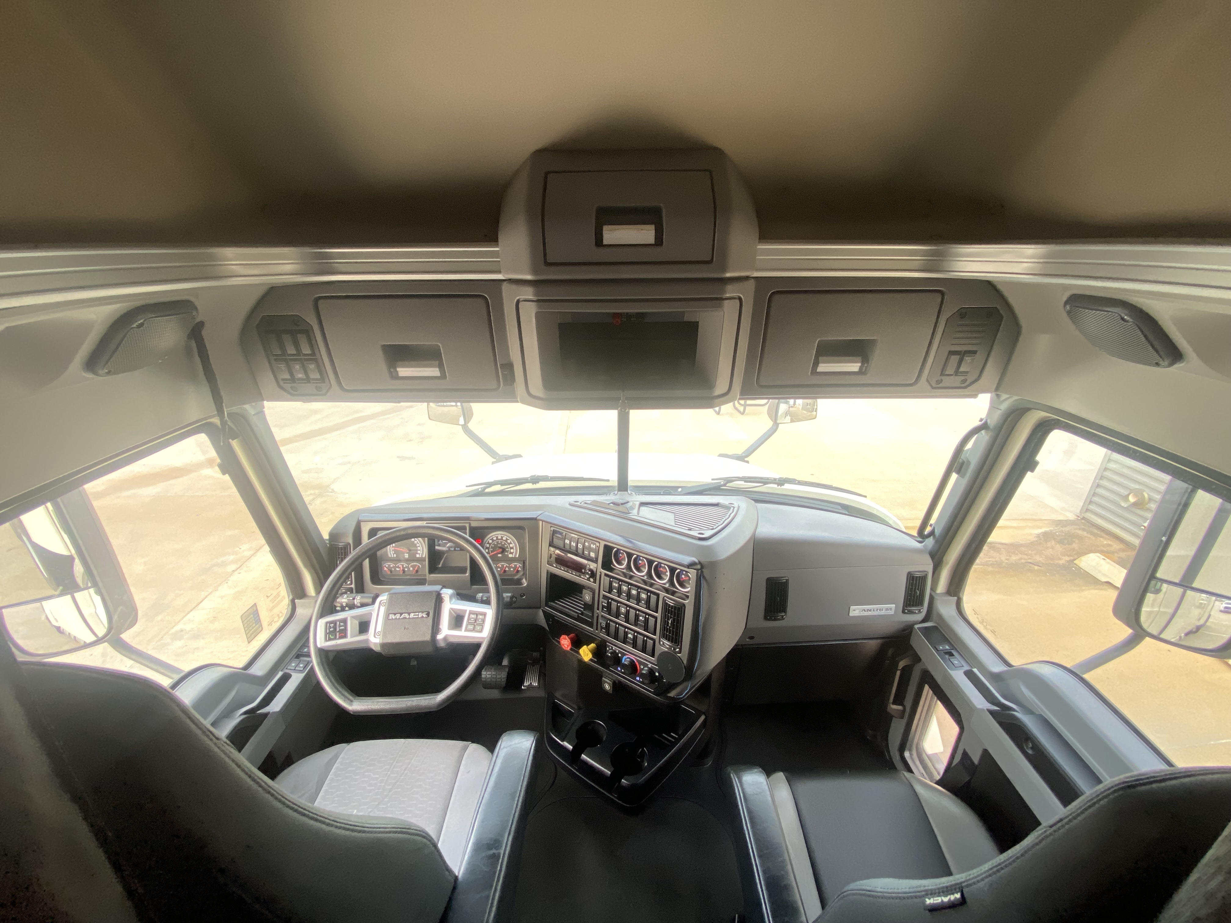 2022 Mack - image 22