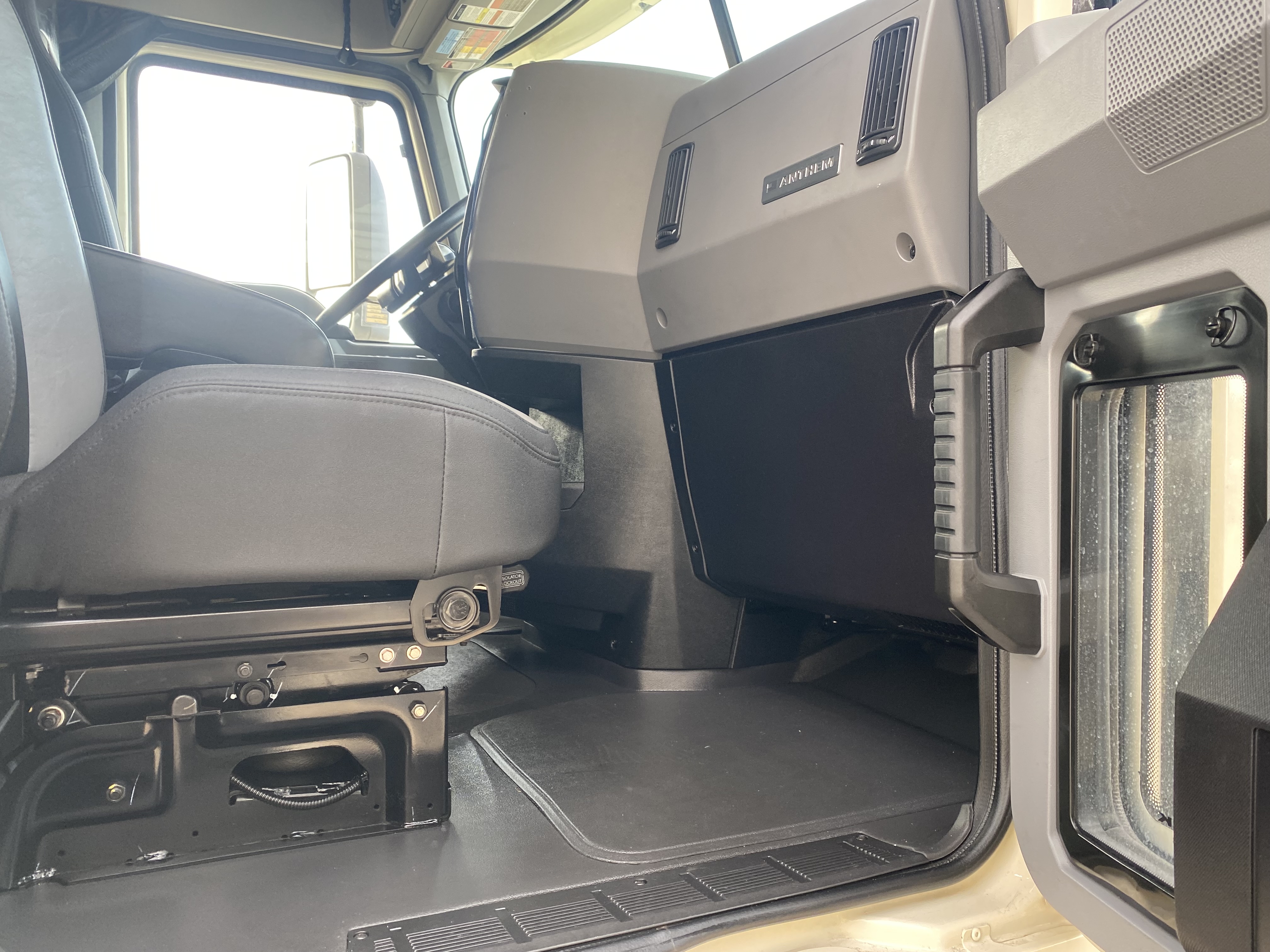 2022 Mack - image 14