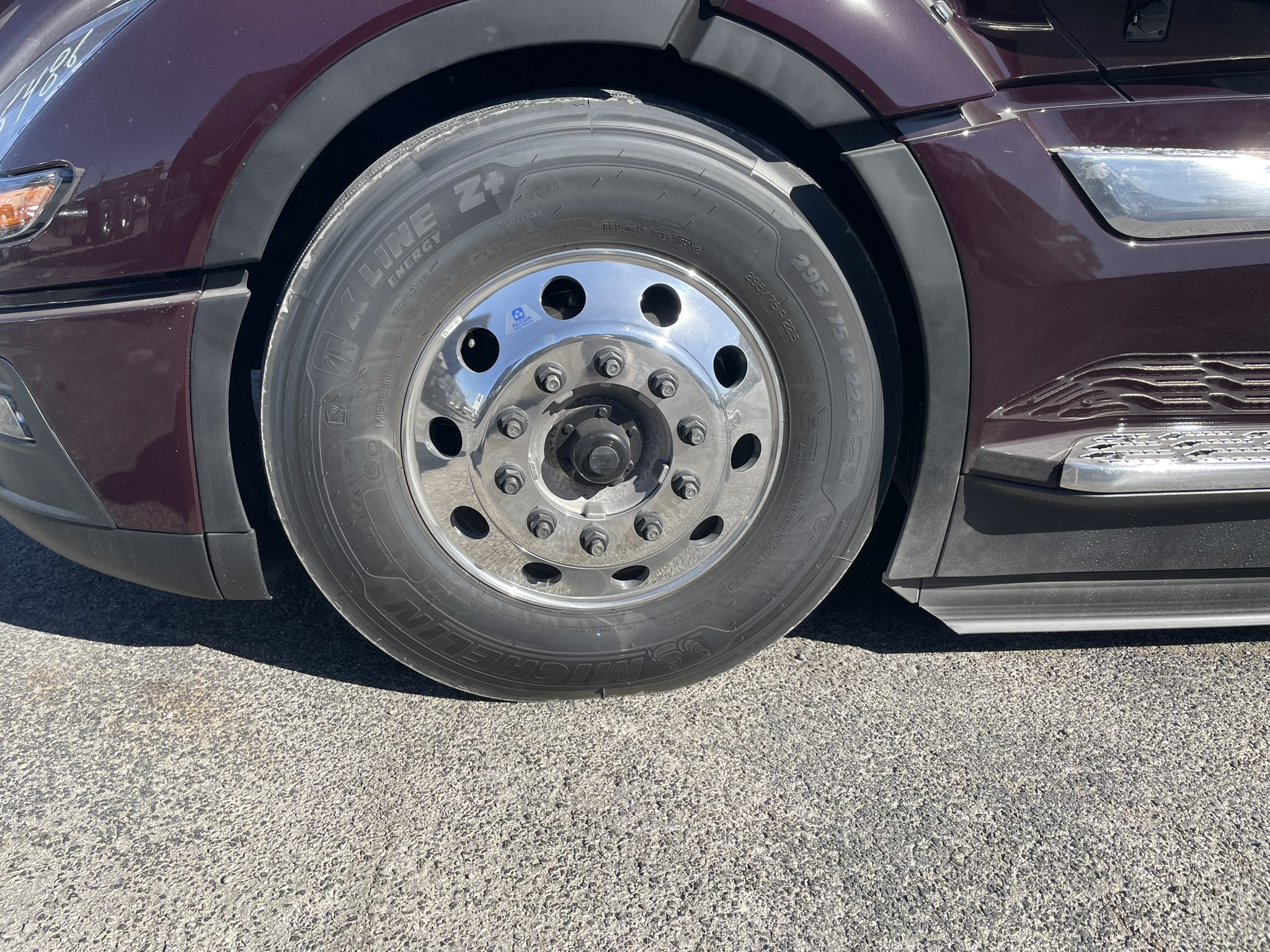 2026 Volvo - image 11