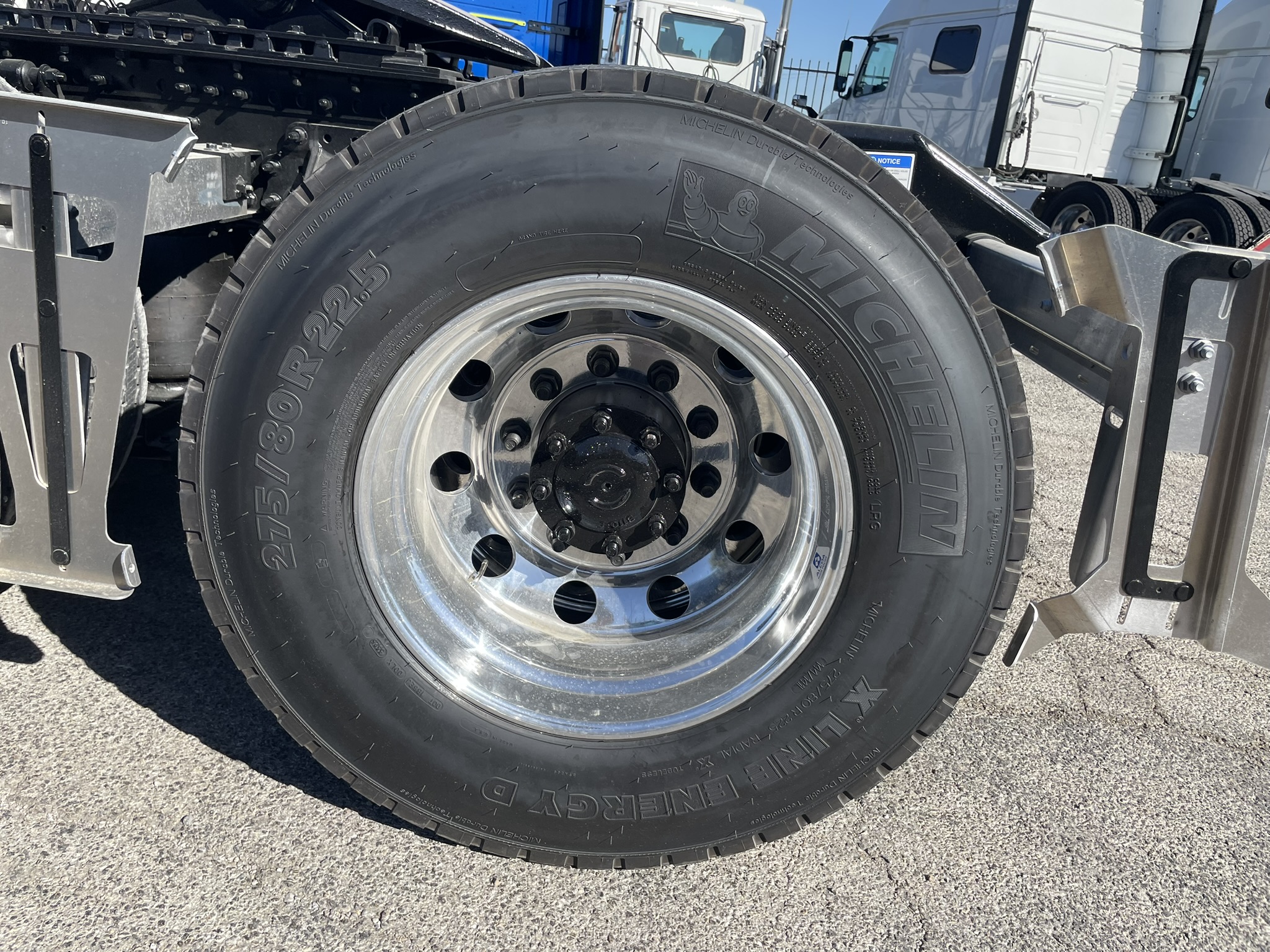 2026 Volvo - image 10