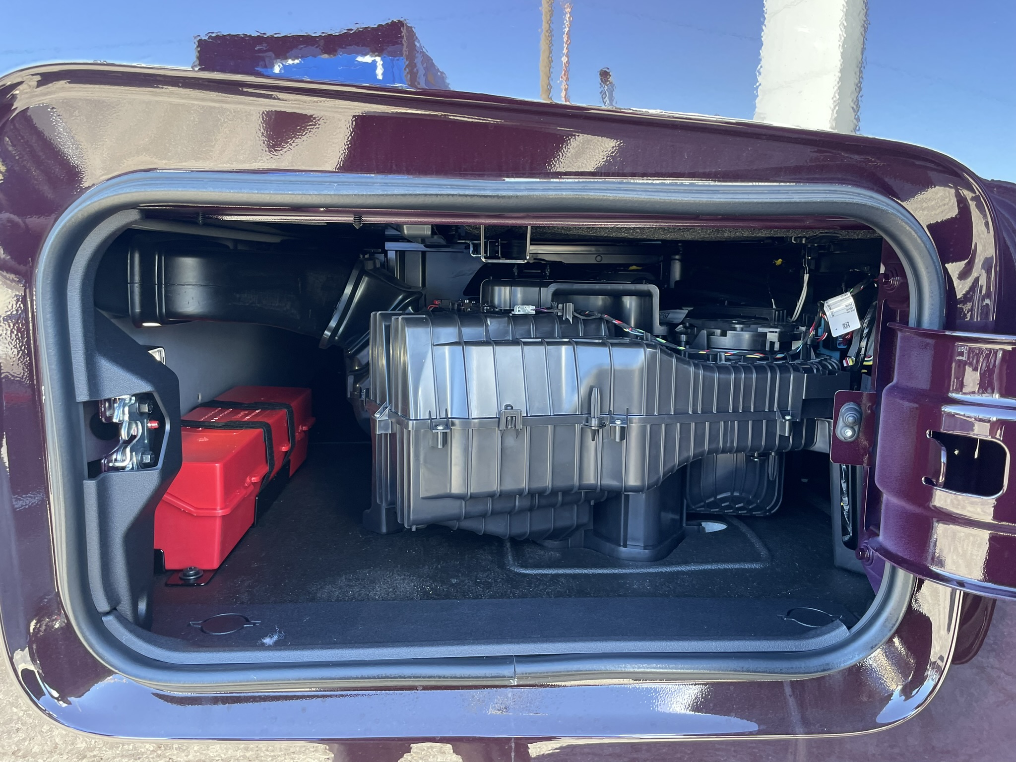 2026 Volvo - image 12