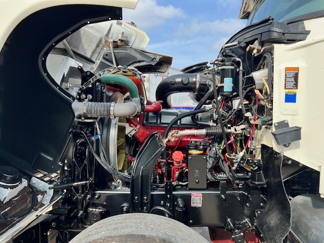 2018 Mack - image 10